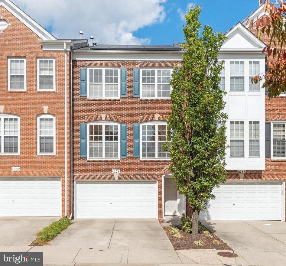 1634 WHITE OAK VISTA DRIVE
