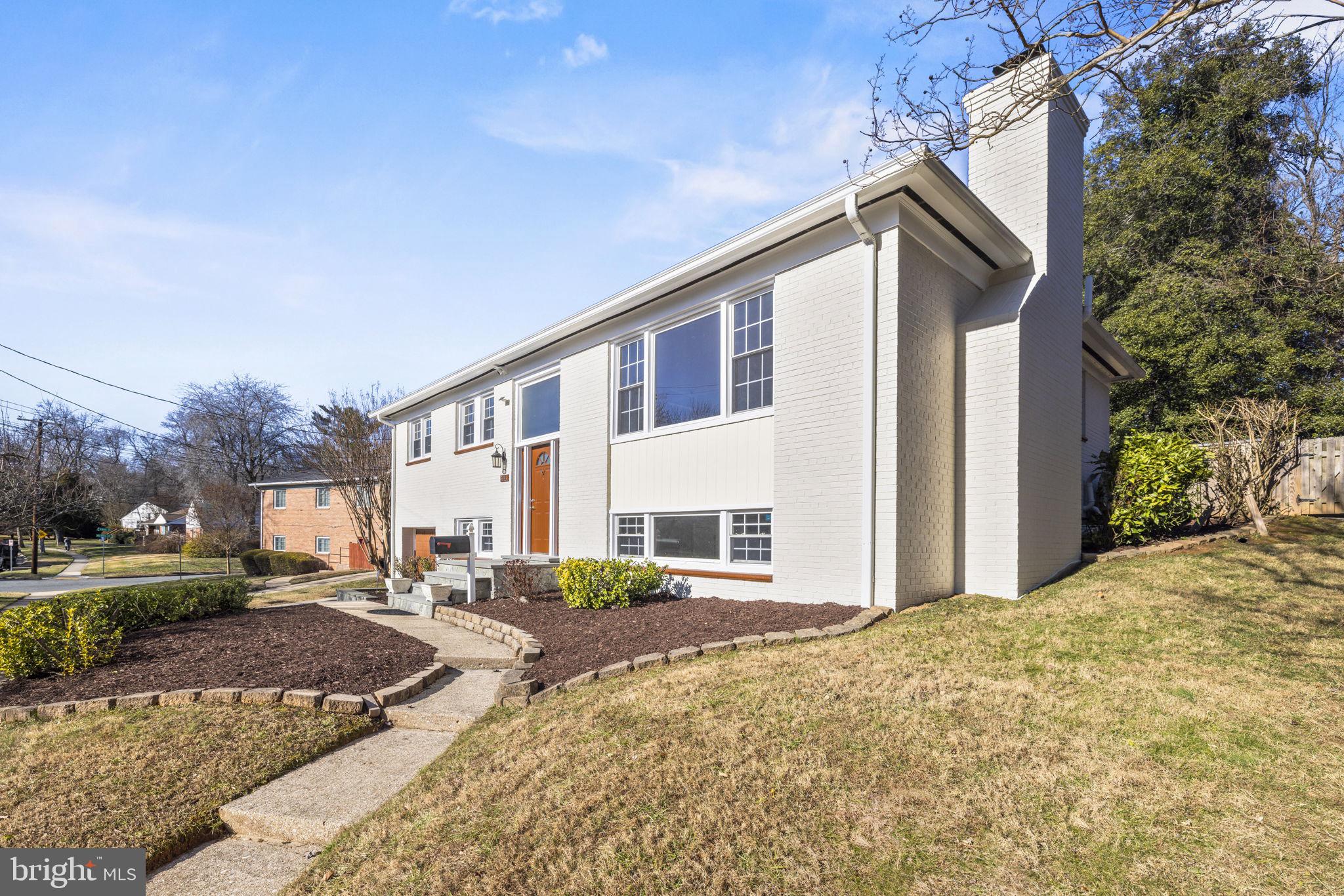 5033 ALTA VISTA ROAD