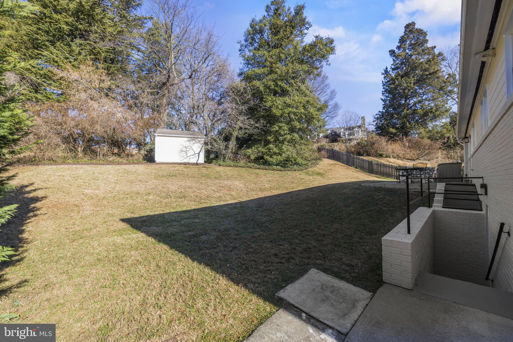 5033 ALTA VISTA ROAD
