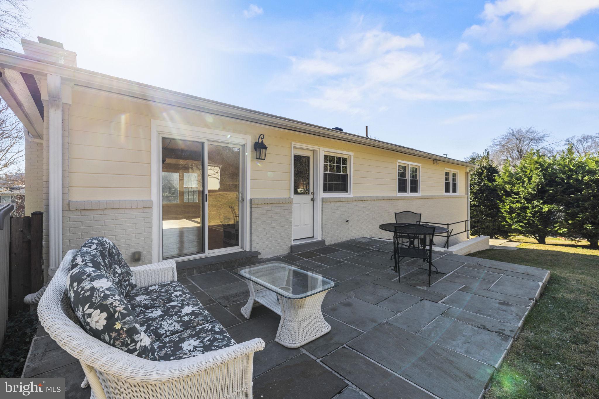 5033 ALTA VISTA ROAD