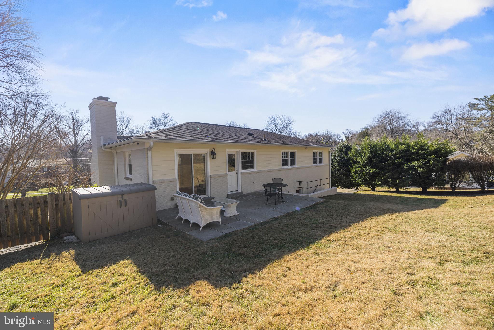 5033 ALTA VISTA ROAD