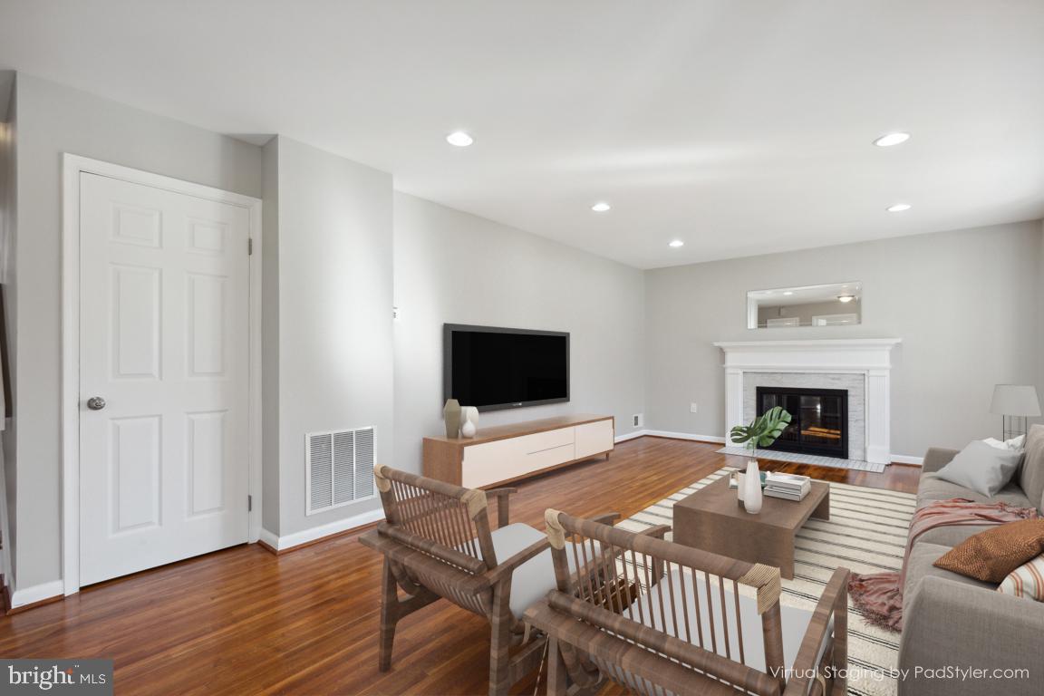 4301 FRANKFORT DRIVE