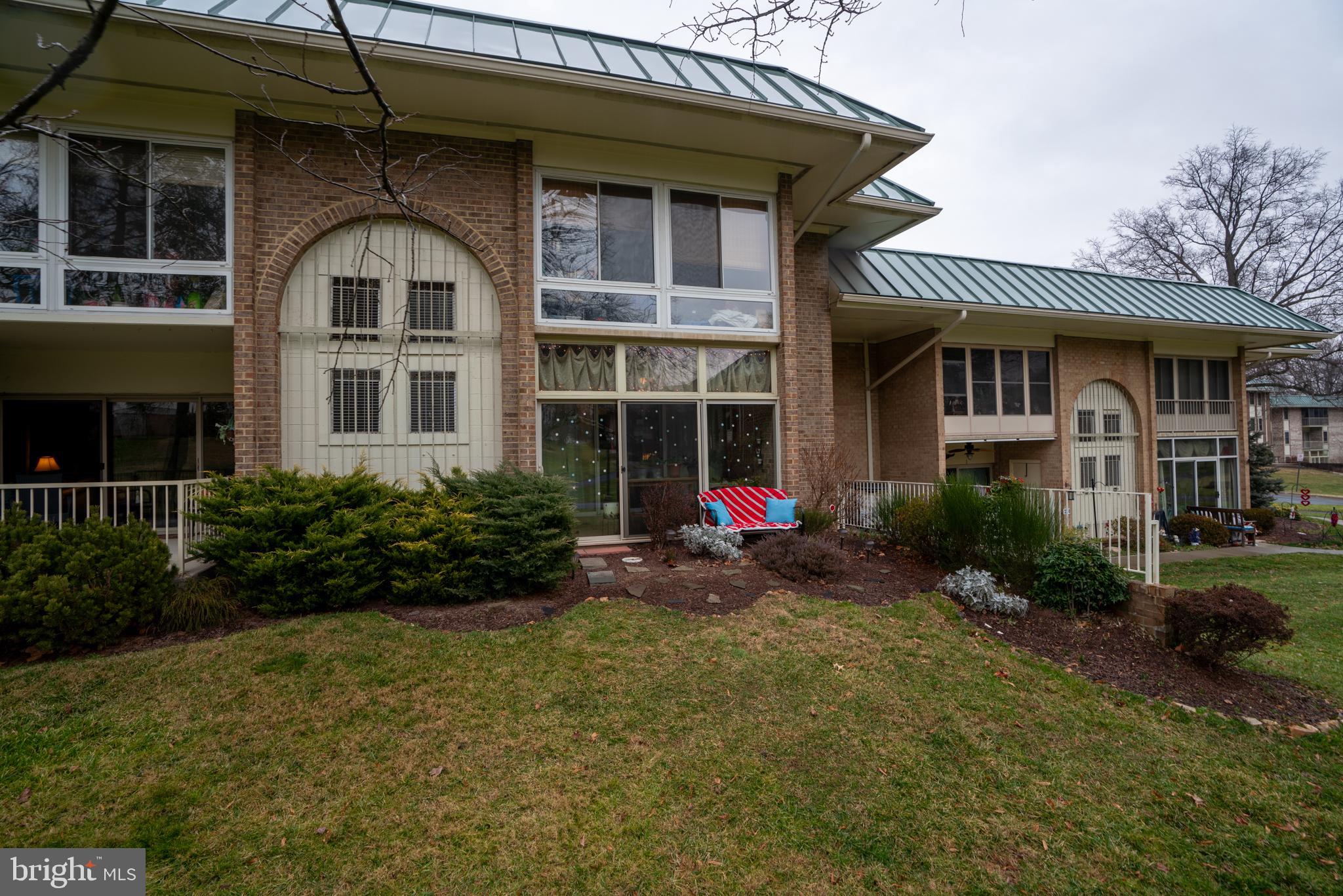 3382 CHISWICK COURT 51-1C