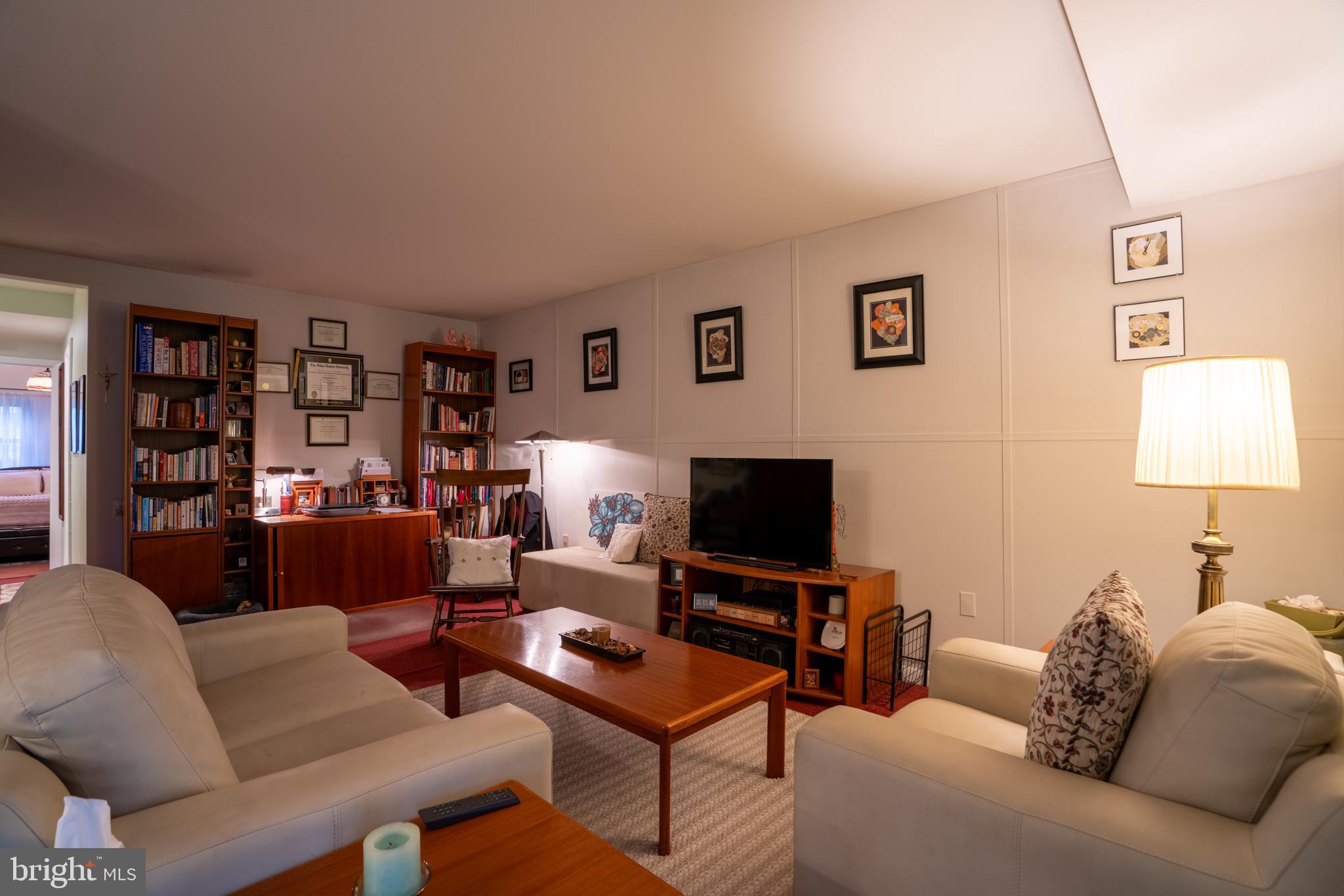 3382 CHISWICK COURT 51-1C