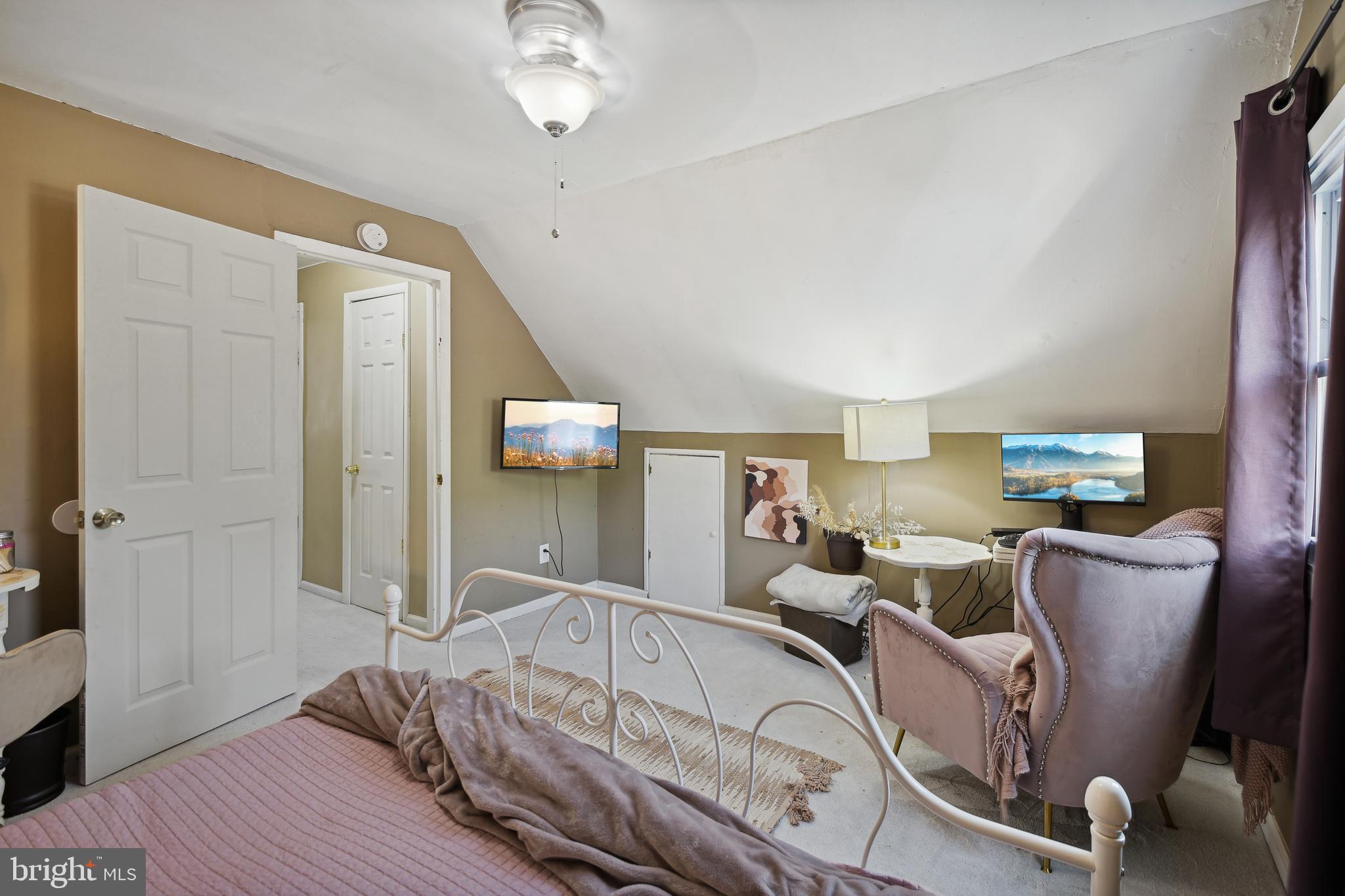 11727 COLLEGE VIEW DRIVE