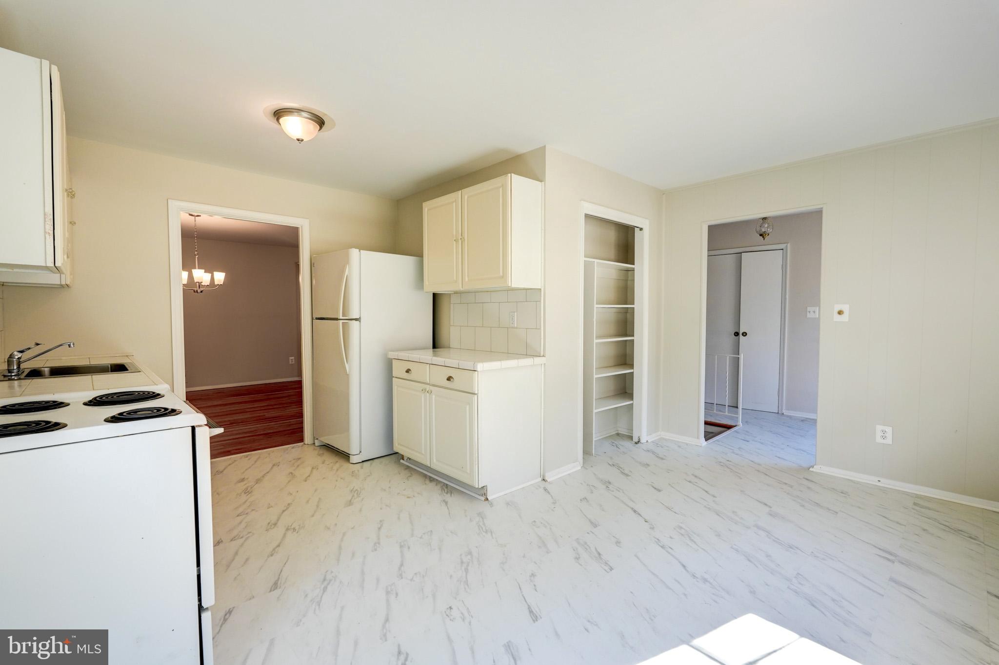 12820 MIDDLEVALE LANE