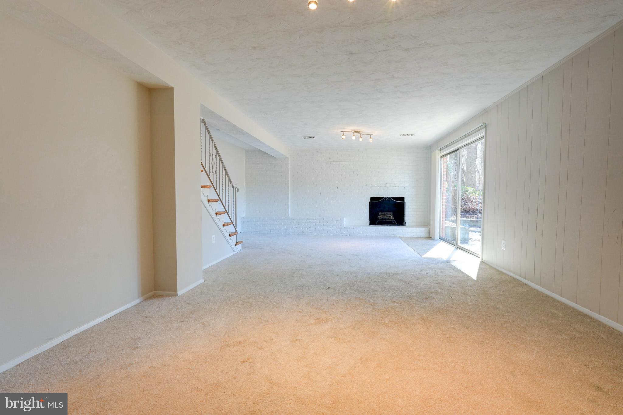 12820 MIDDLEVALE LANE