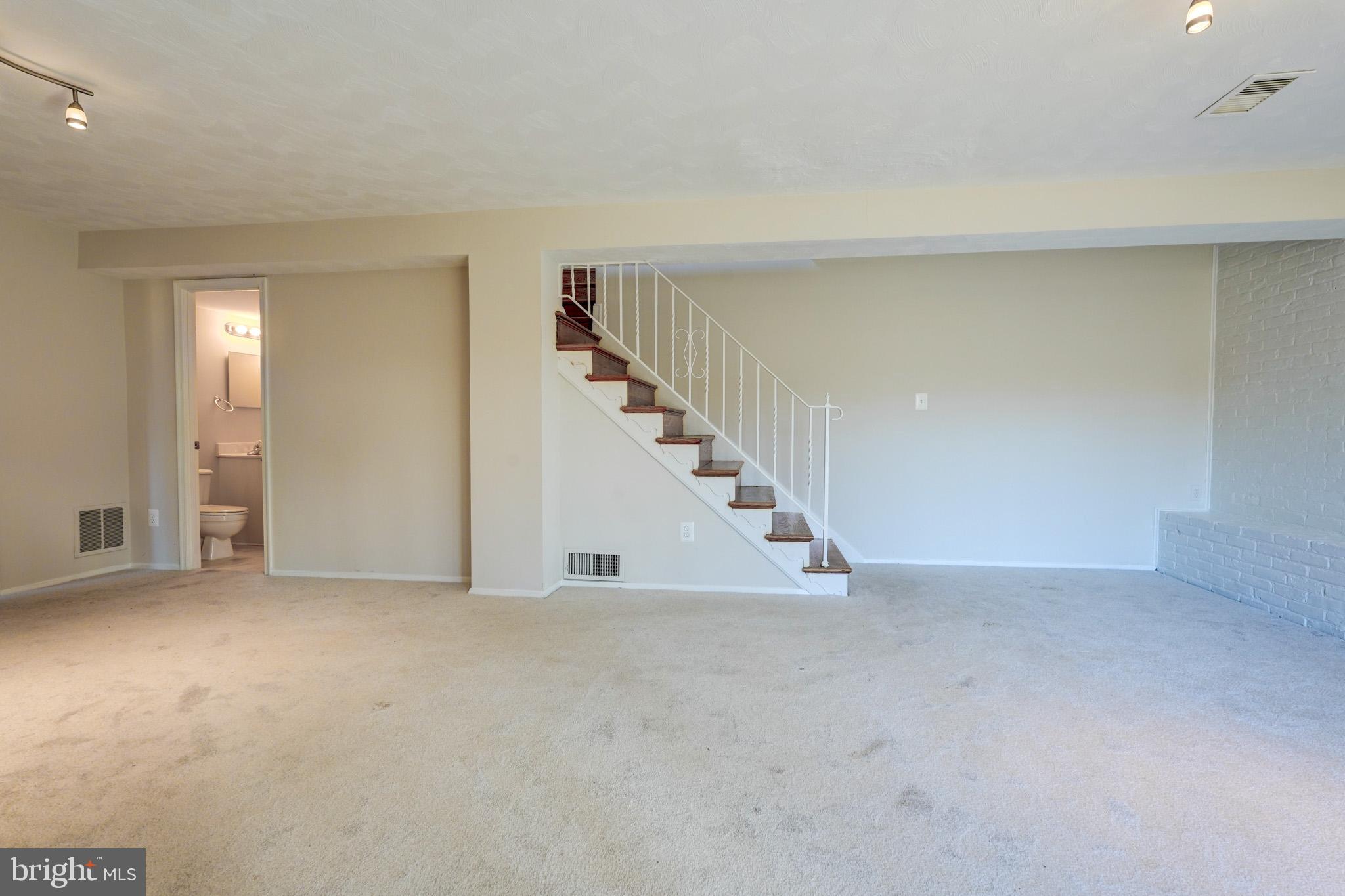 12820 MIDDLEVALE LANE