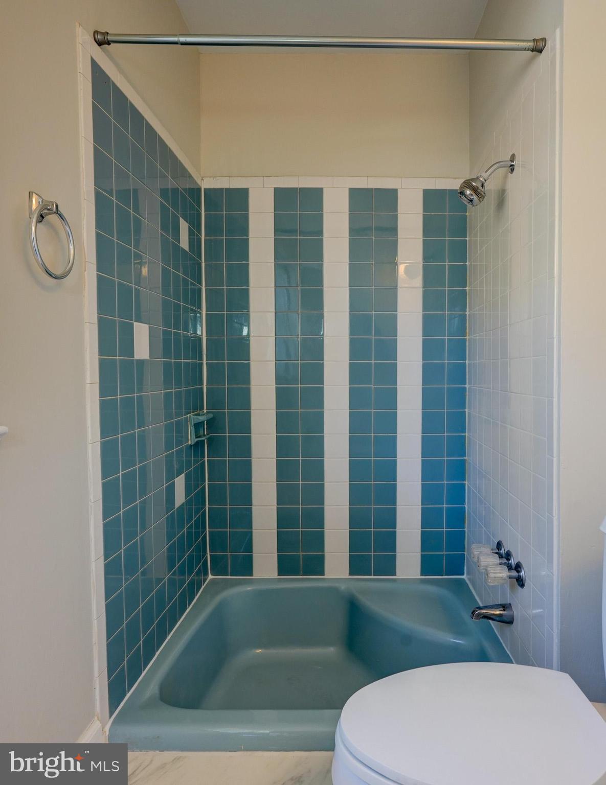 12820 MIDDLEVALE LANE