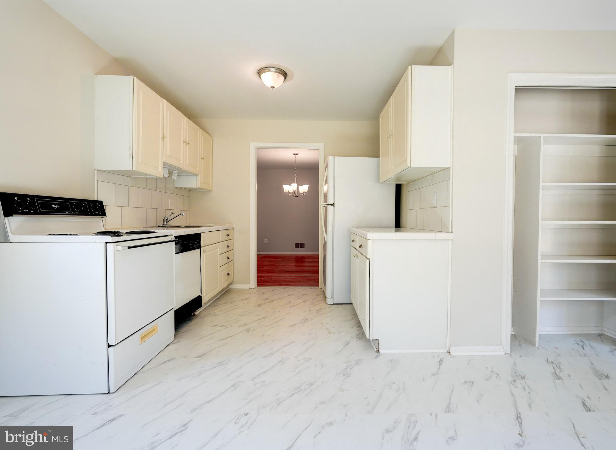 12820 MIDDLEVALE LANE