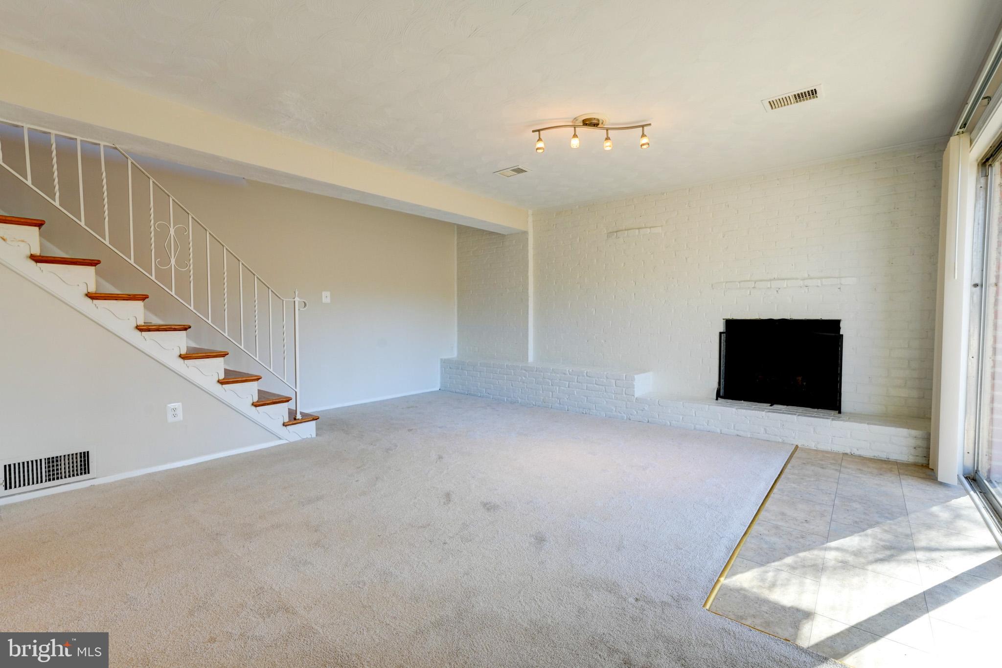 12820 MIDDLEVALE LANE