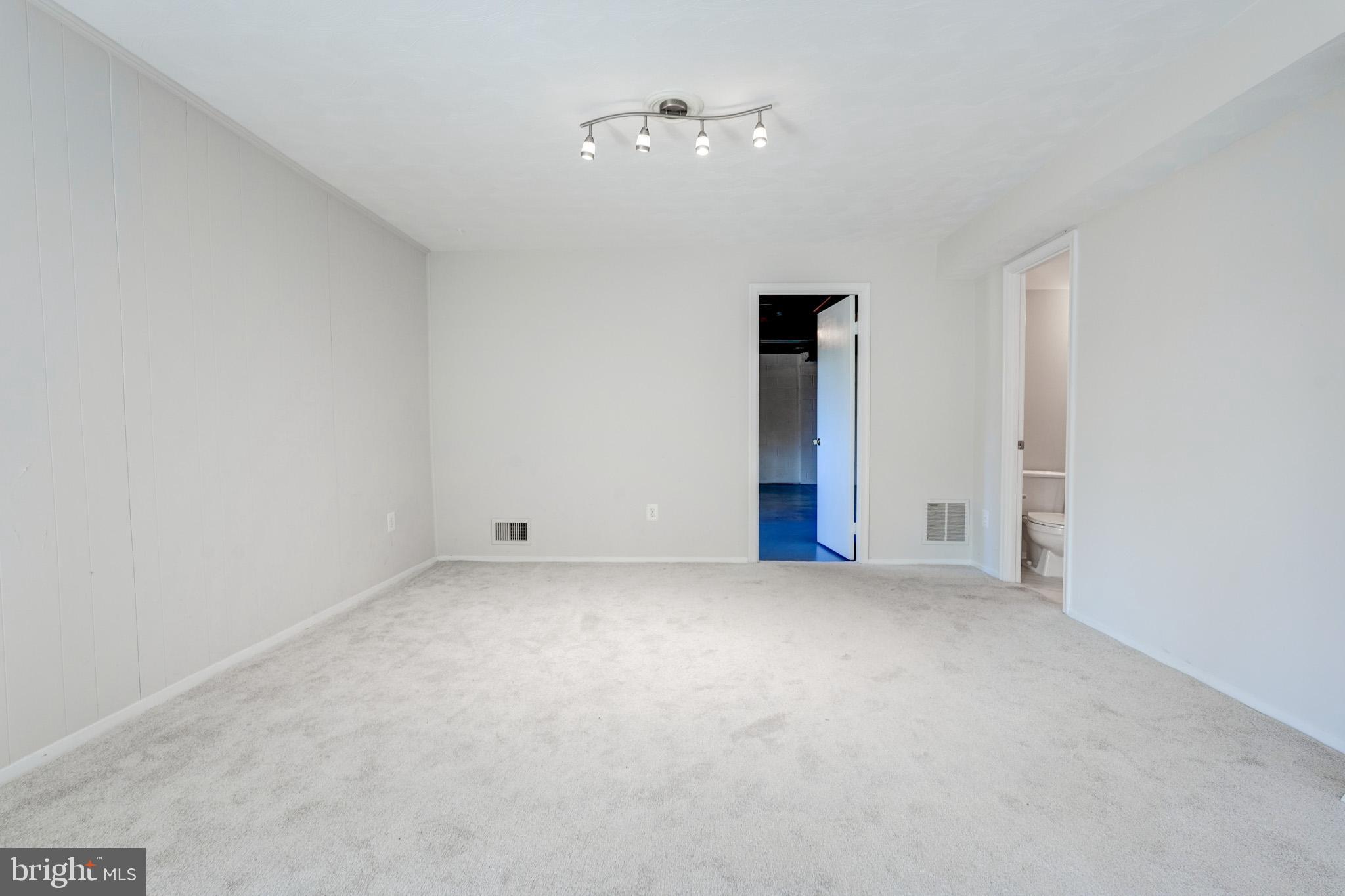 12820 MIDDLEVALE LANE