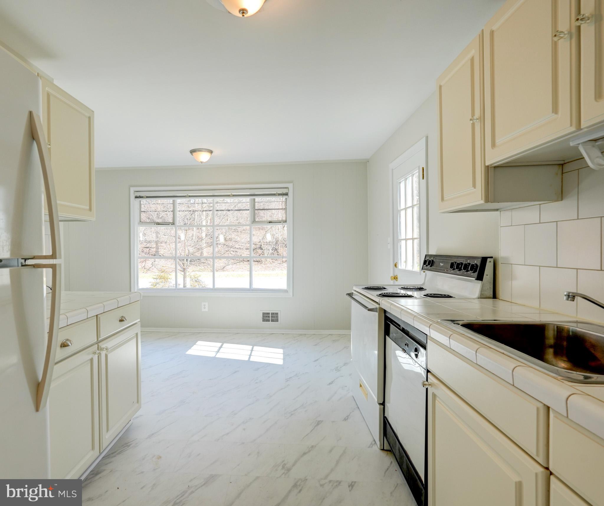 12820 MIDDLEVALE LANE