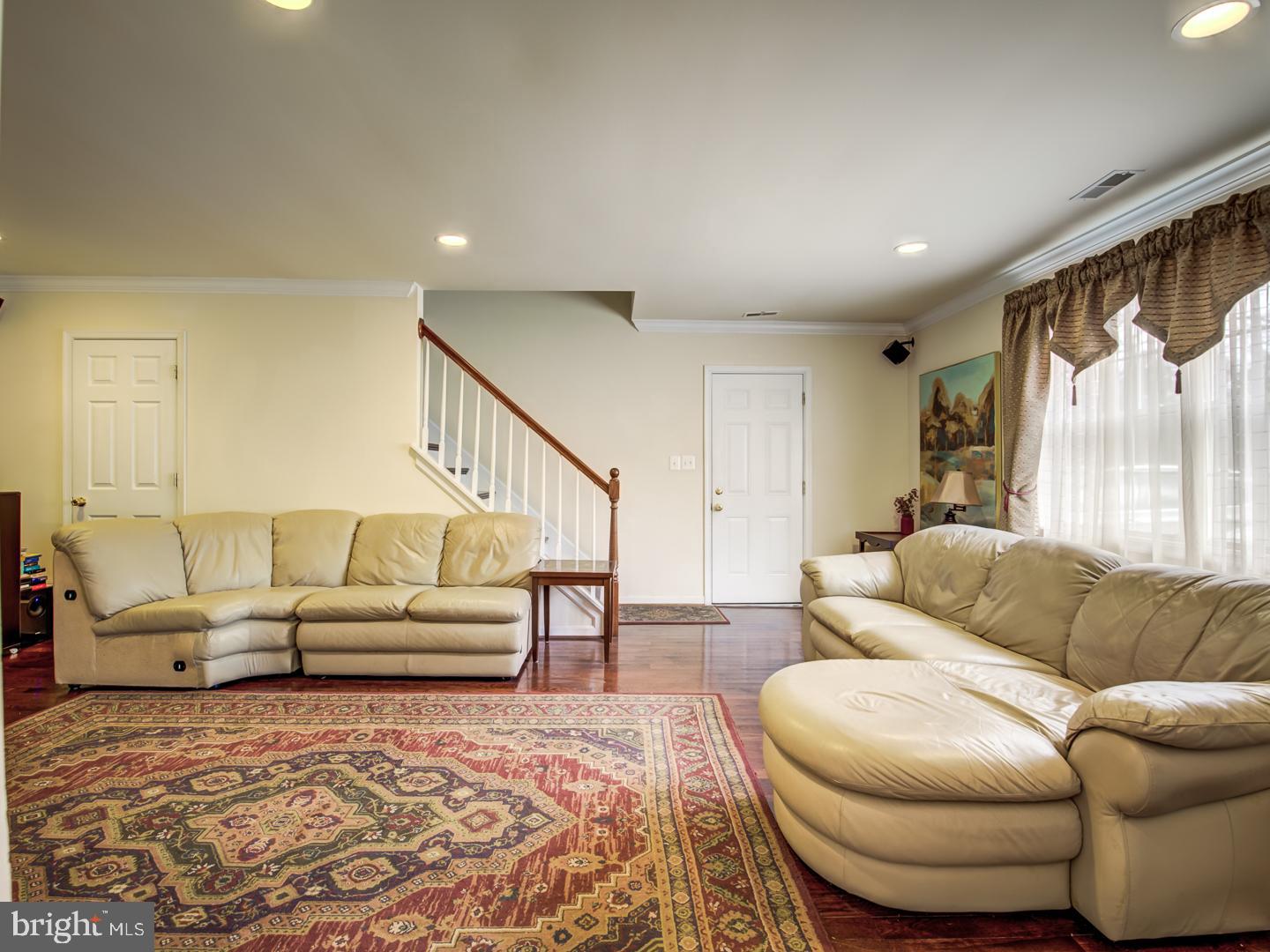 19400 WHITE GROUND ROAD