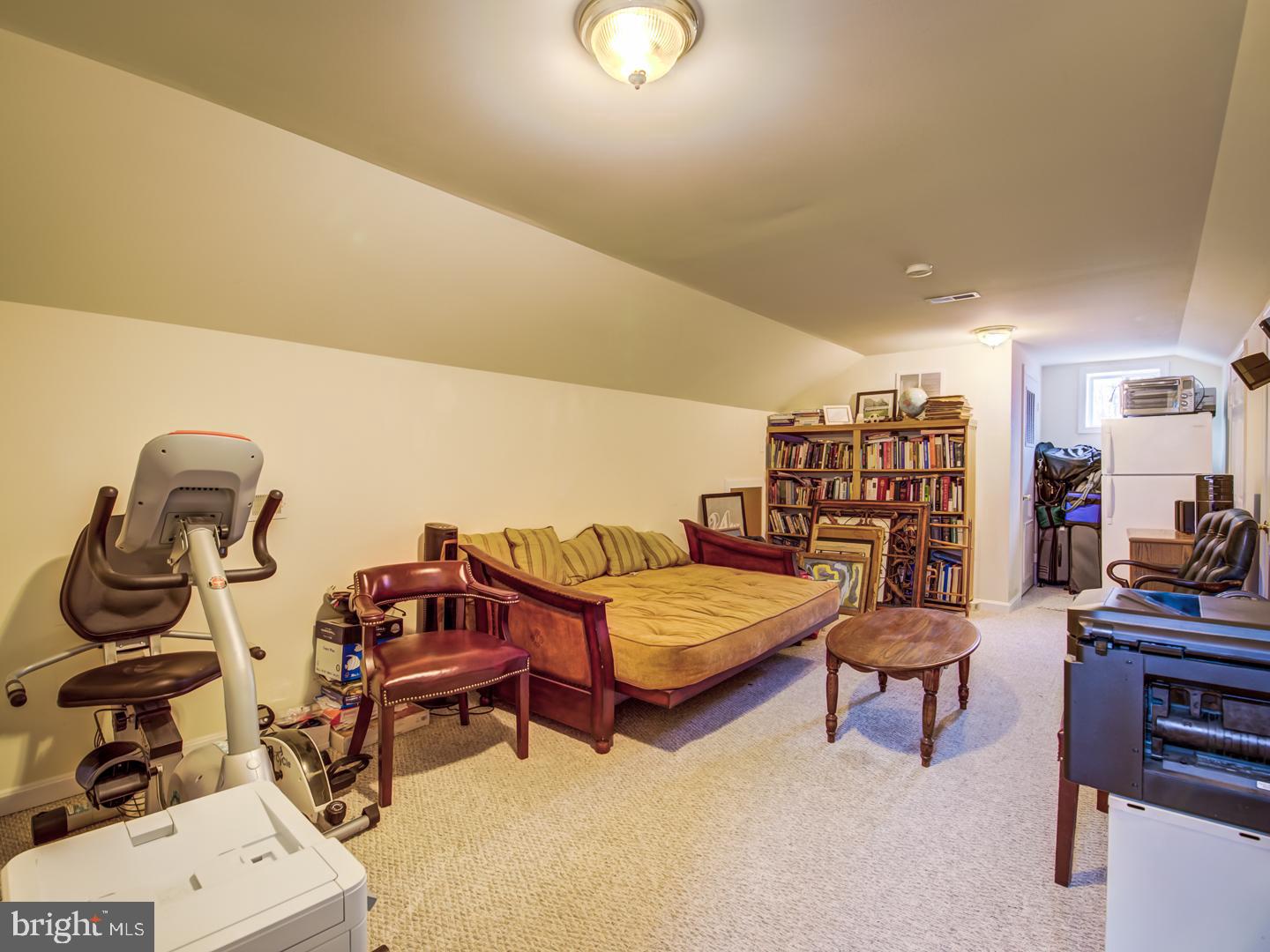 19400 WHITE GROUND ROAD