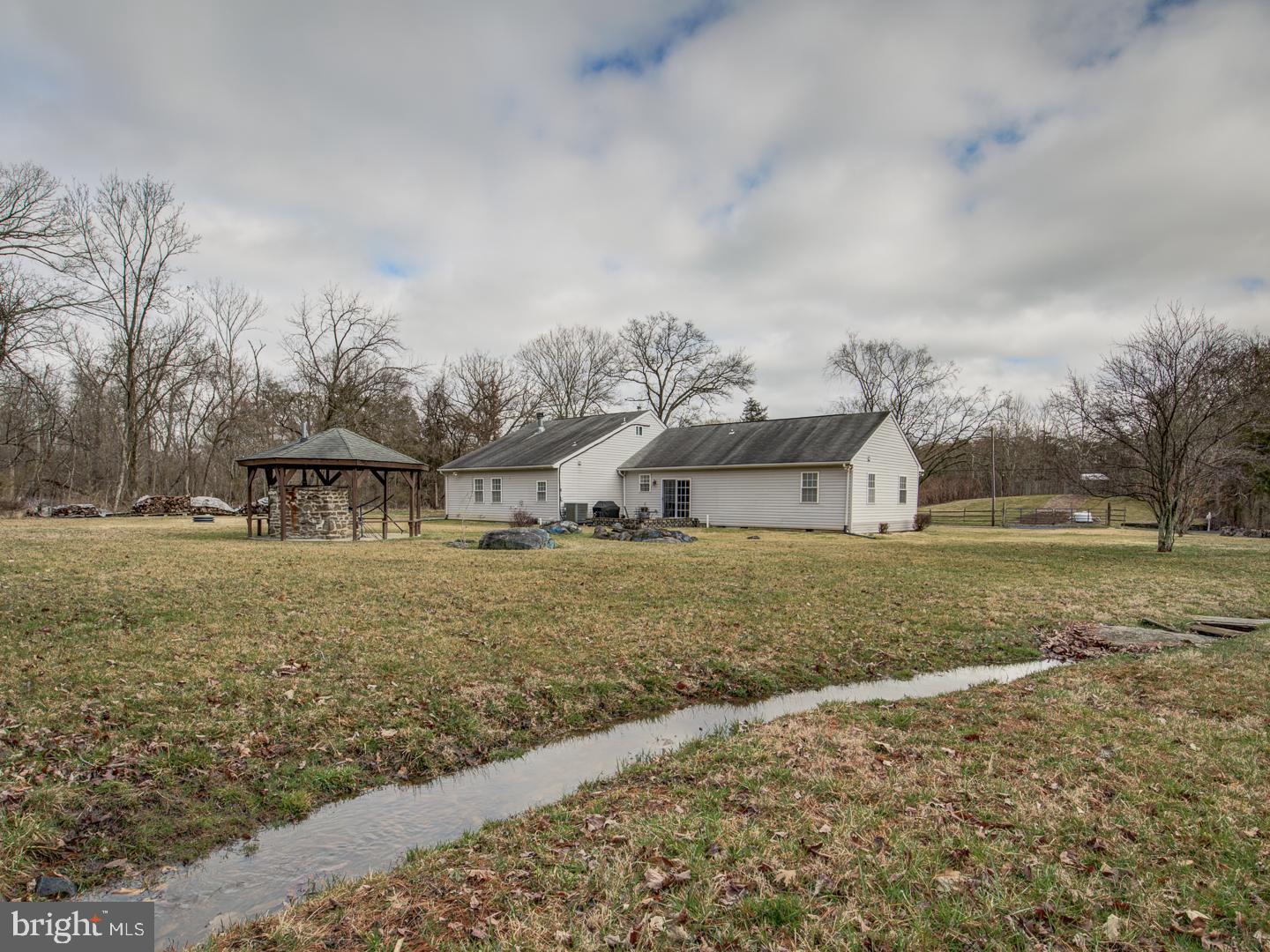 19400 WHITE GROUND ROAD