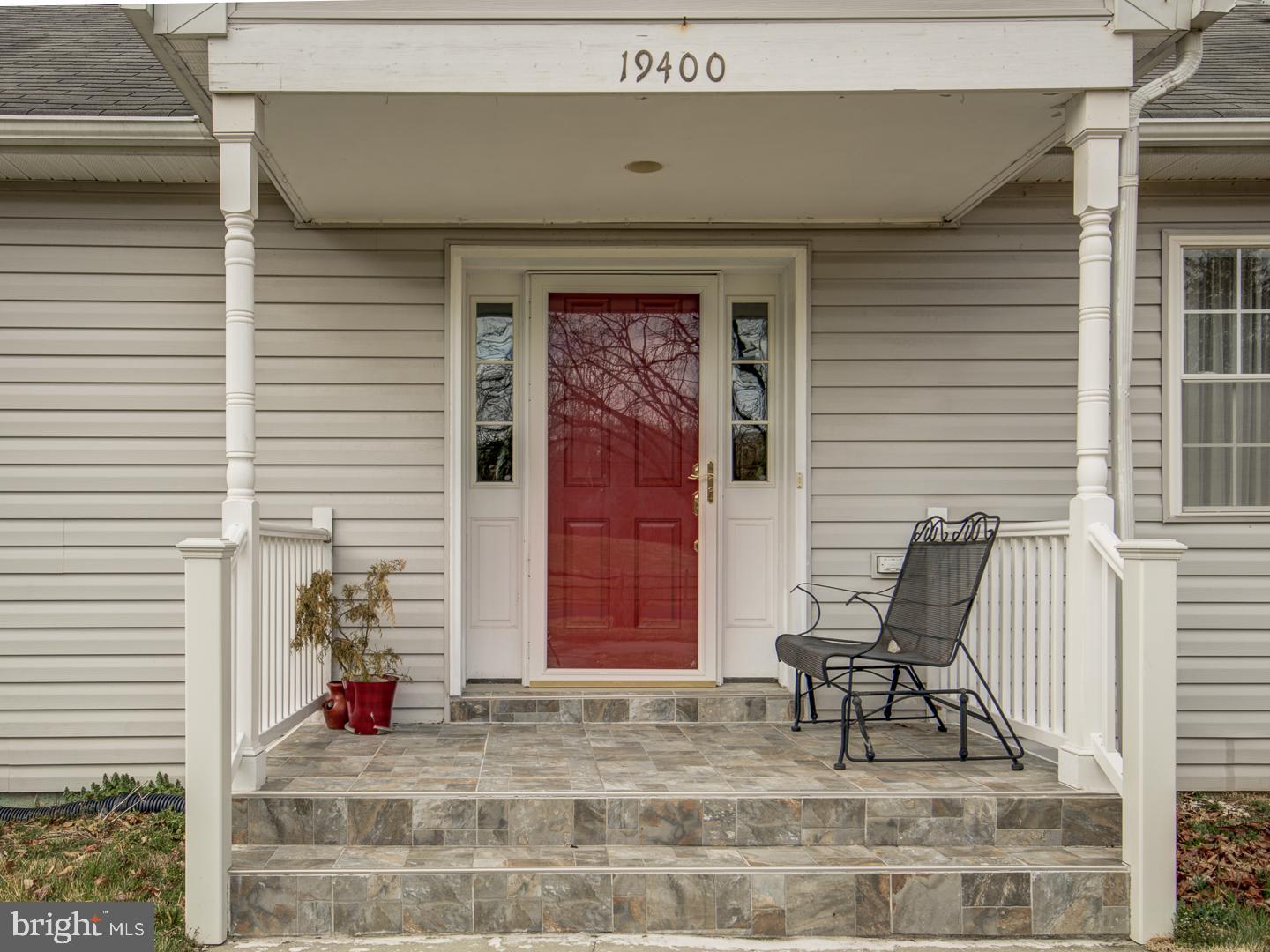 19400 WHITE GROUND ROAD