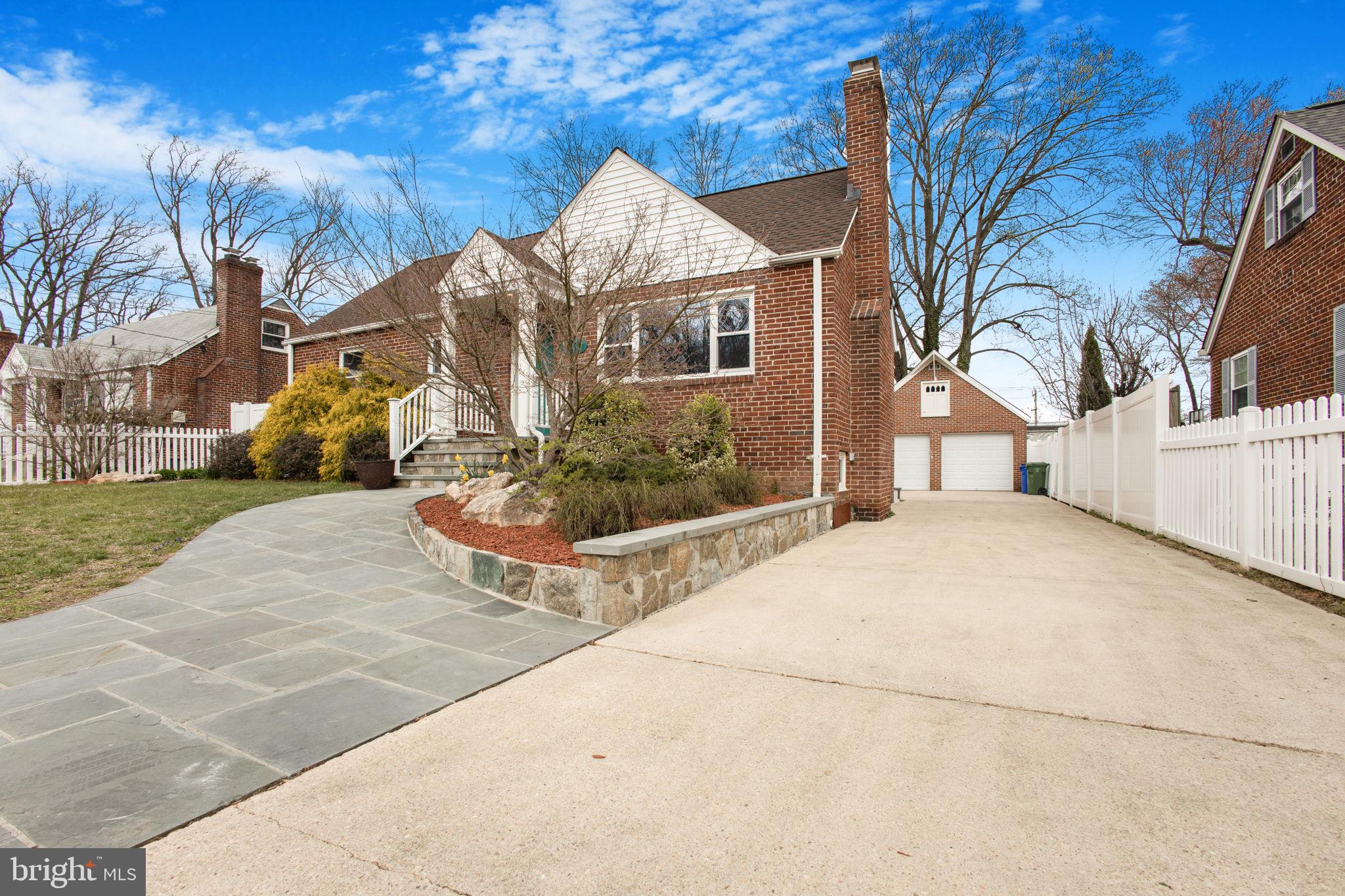 11613 COLLEGE VIEW DRIVE