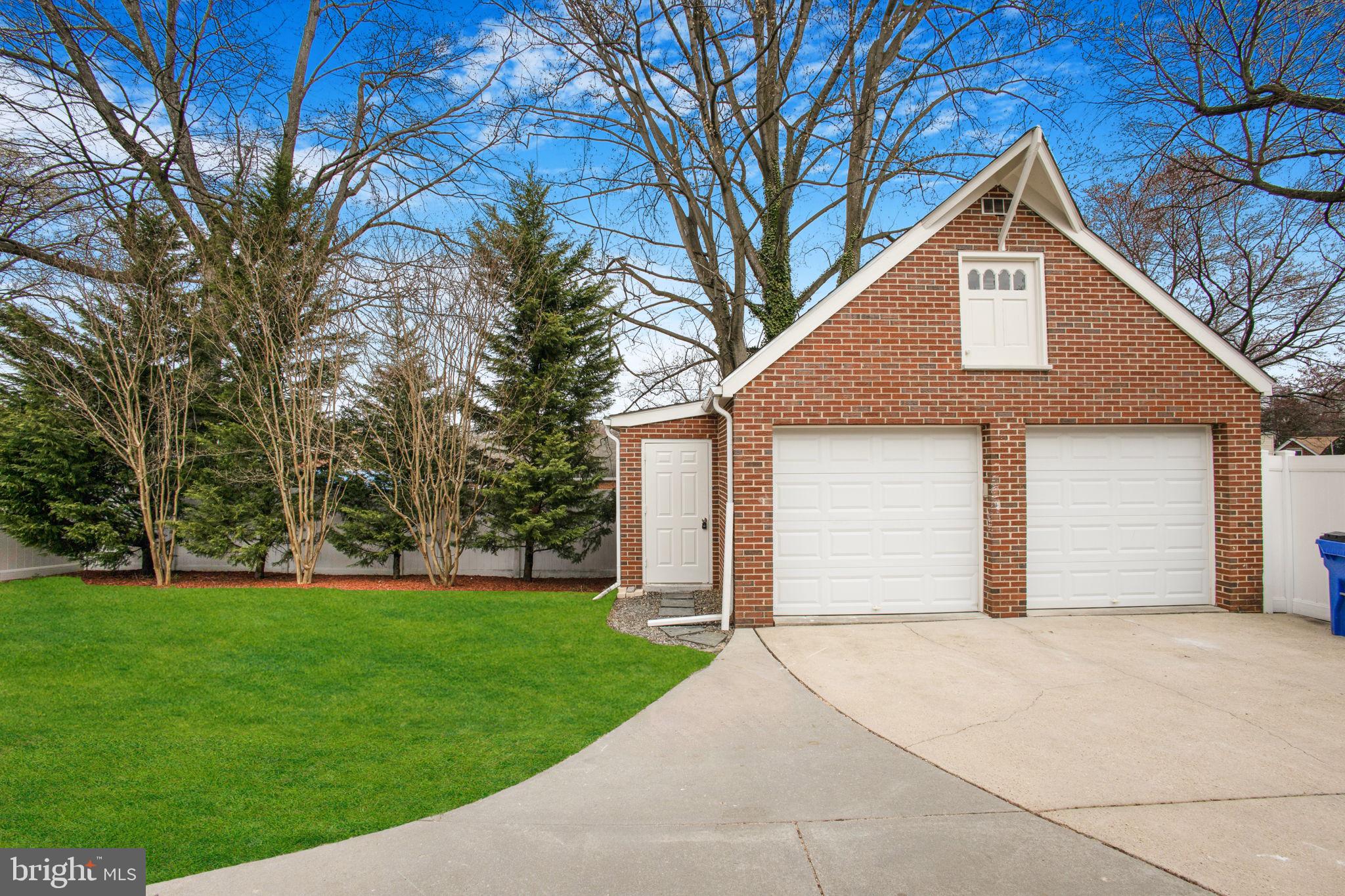 11613 COLLEGE VIEW DRIVE