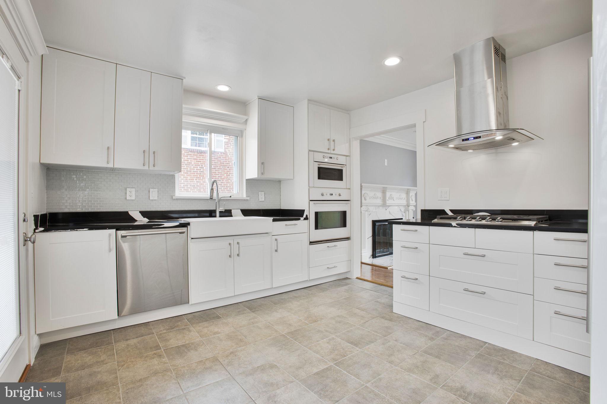 11613 COLLEGE VIEW DRIVE