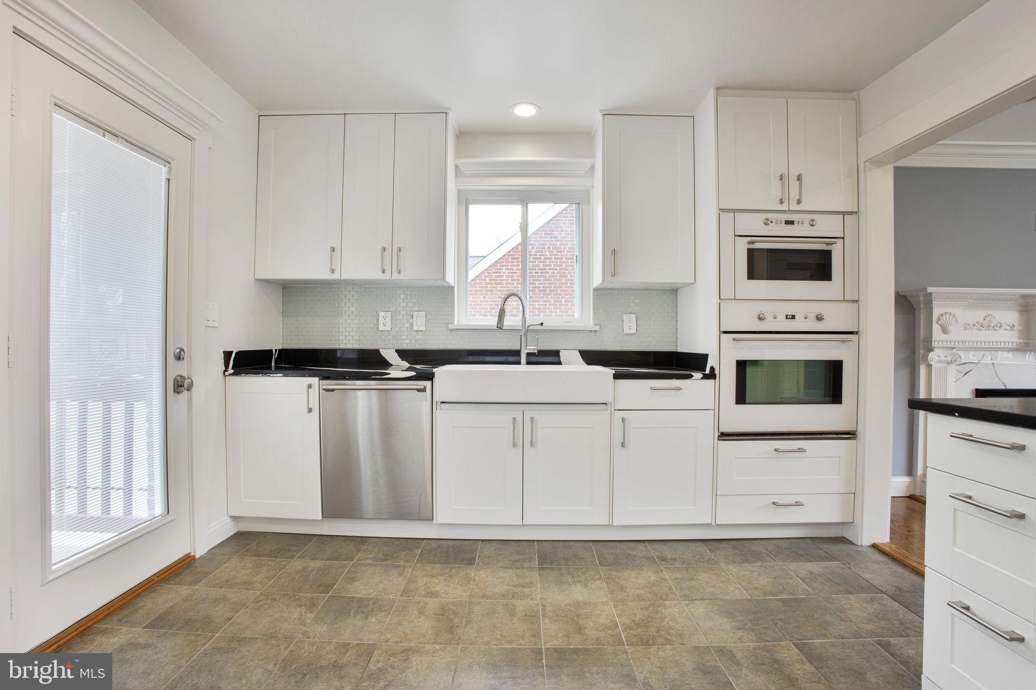 11613 COLLEGE VIEW DRIVE