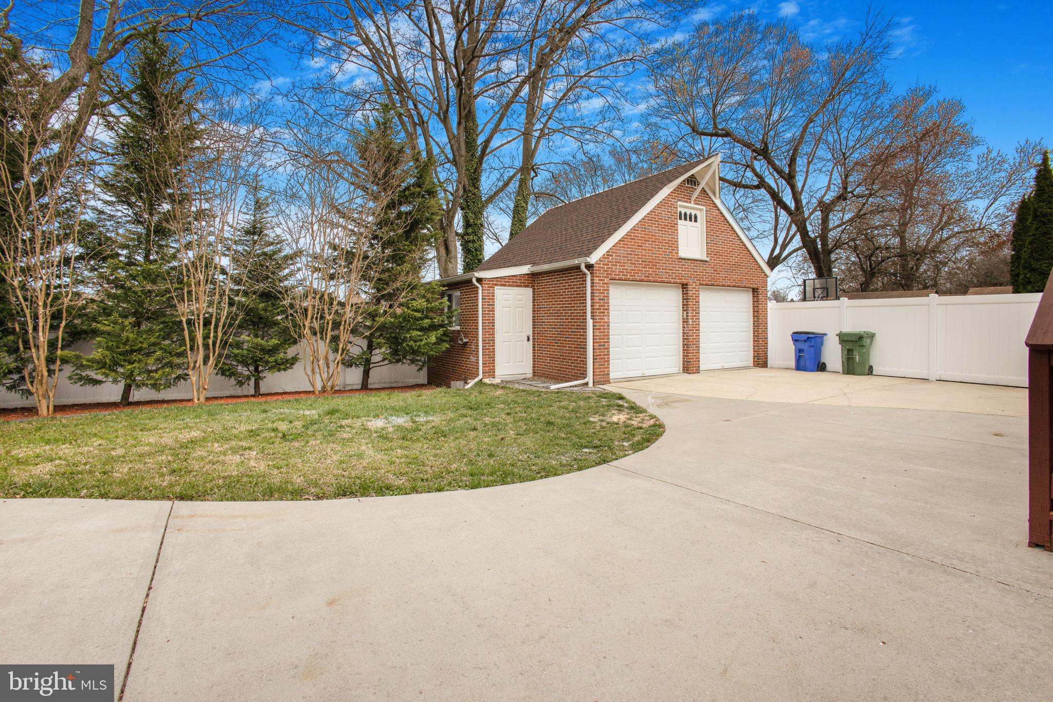 11613 COLLEGE VIEW DRIVE