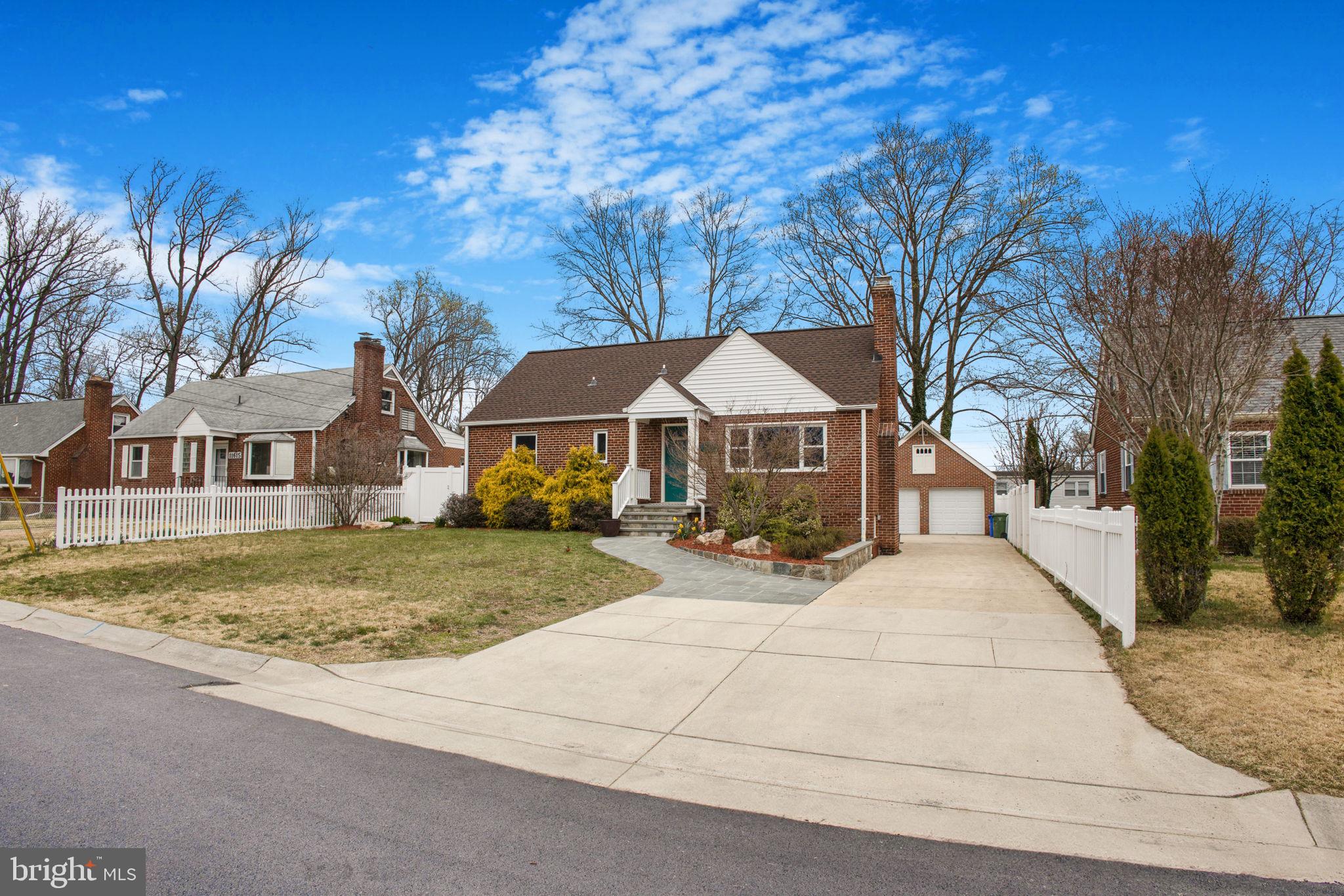 11613 COLLEGE VIEW DRIVE