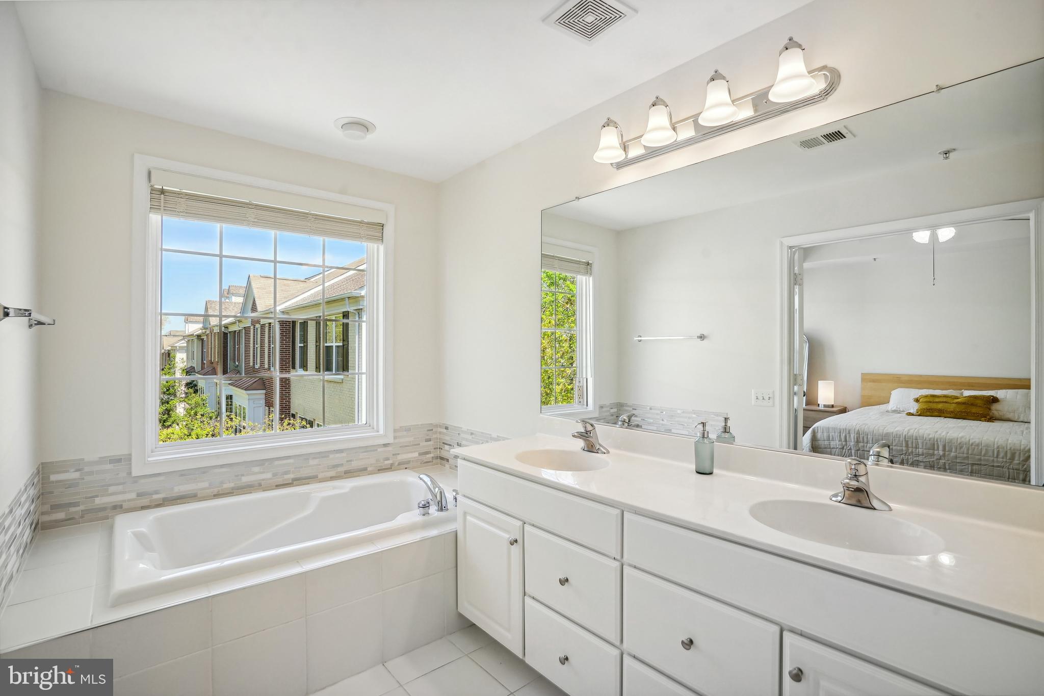 2511 KENSINGTON BOULEVARD