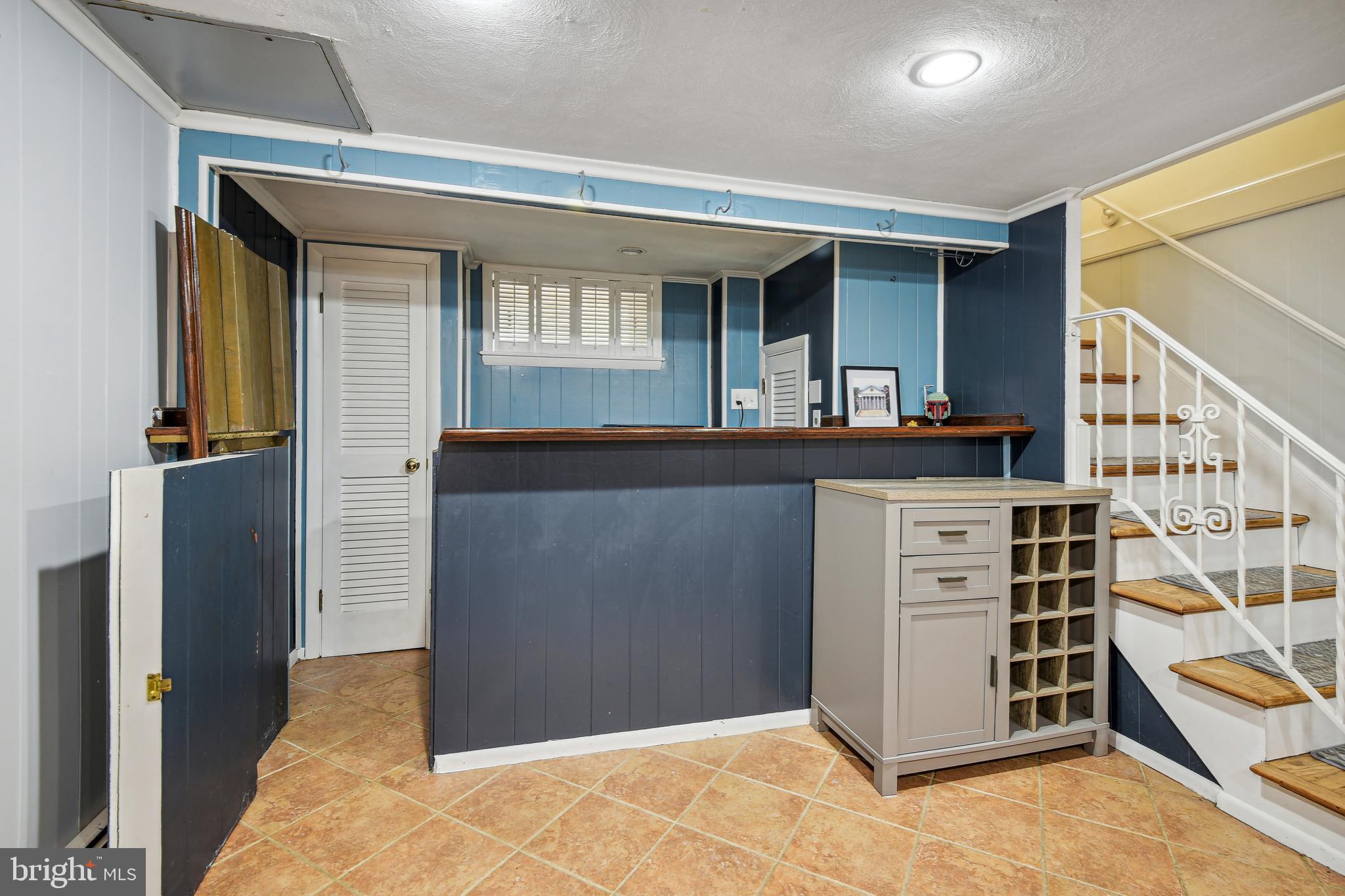 108 WOODRIDGE AVENUE