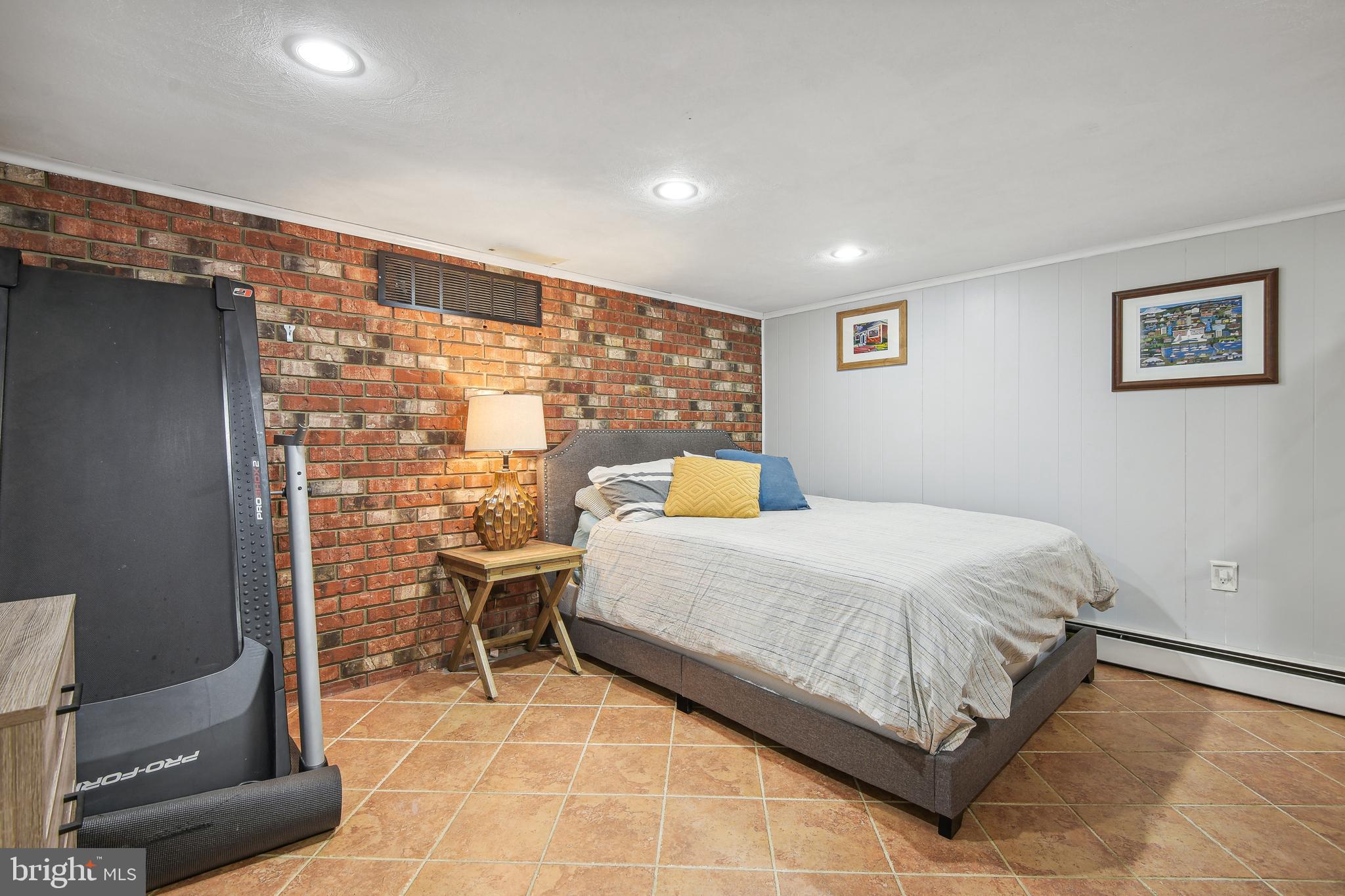 108 WOODRIDGE AVENUE