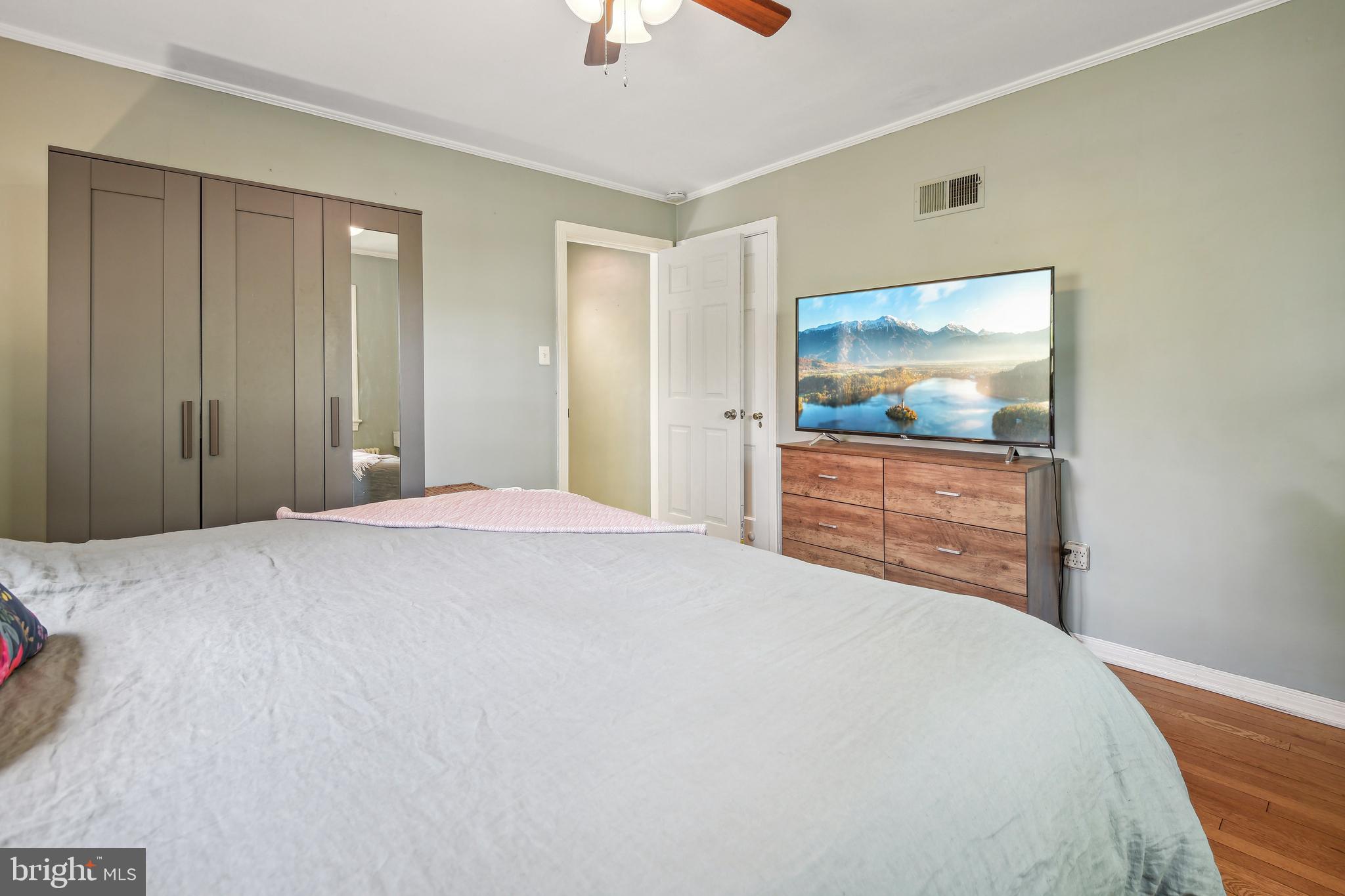 108 WOODRIDGE AVENUE