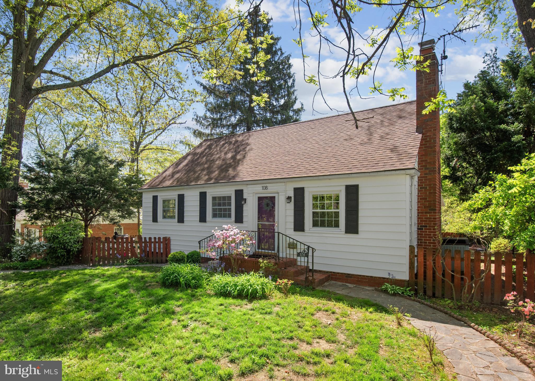 108 WOODRIDGE AVENUE