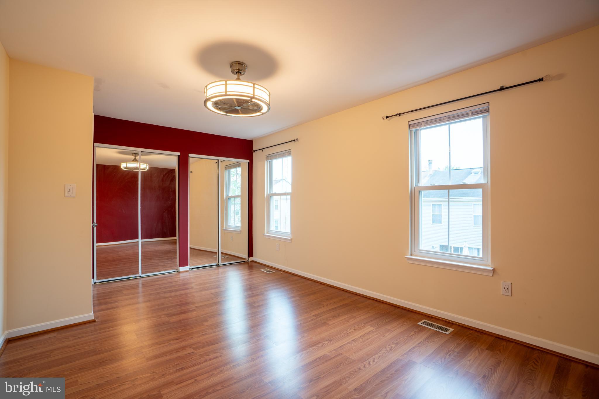 3500 VINTAGE SPRING TERRACE