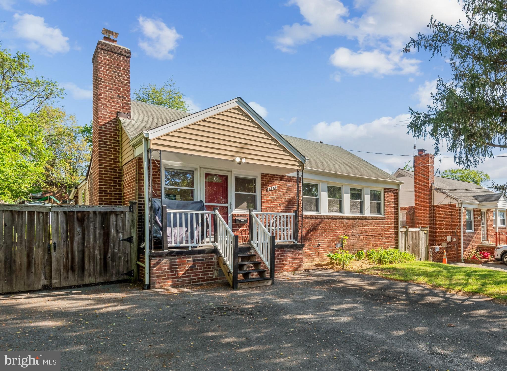 1513 WINDHAM LANE