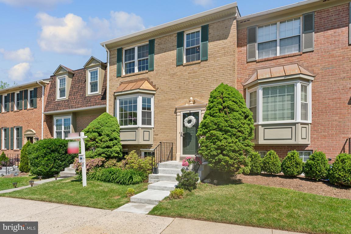 1903 BRIGHTLEAF COURT