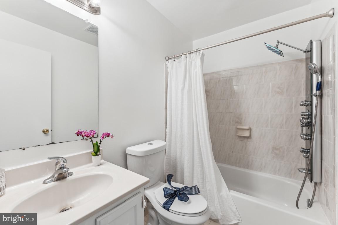 1903 BRIGHTLEAF COURT