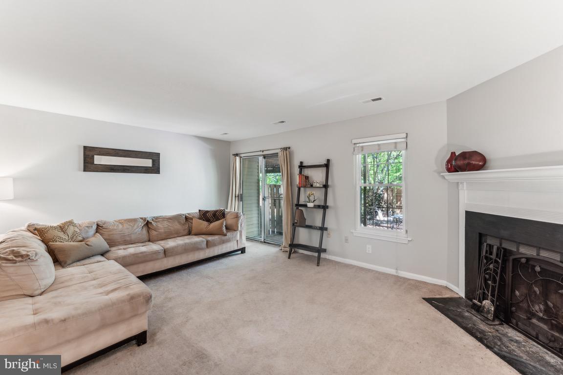 1903 BRIGHTLEAF COURT