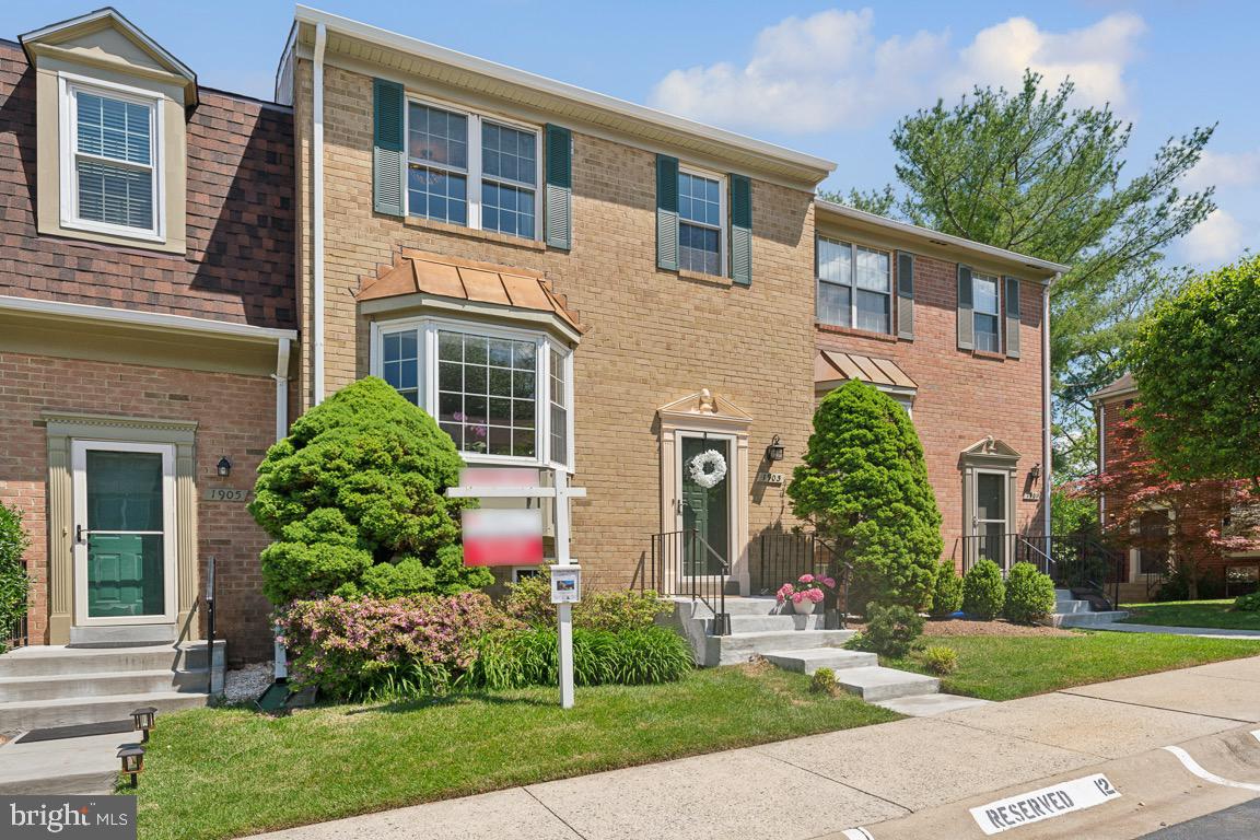 1903 BRIGHTLEAF COURT