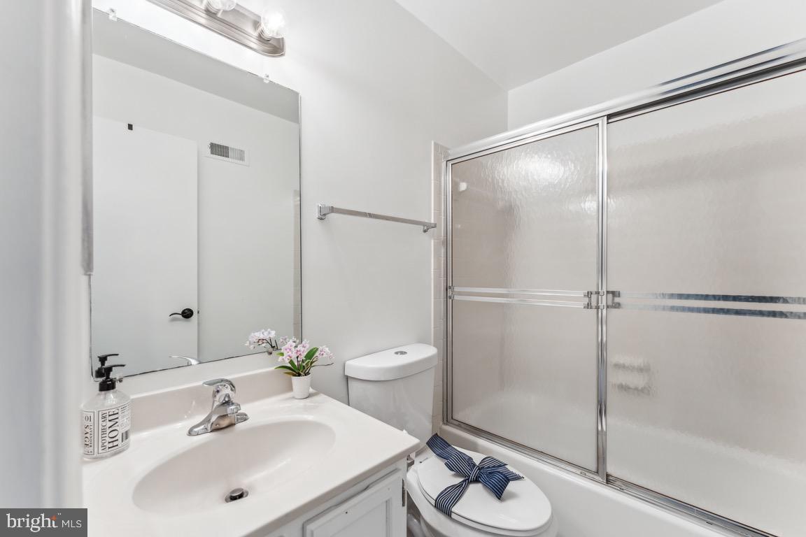 1903 BRIGHTLEAF COURT