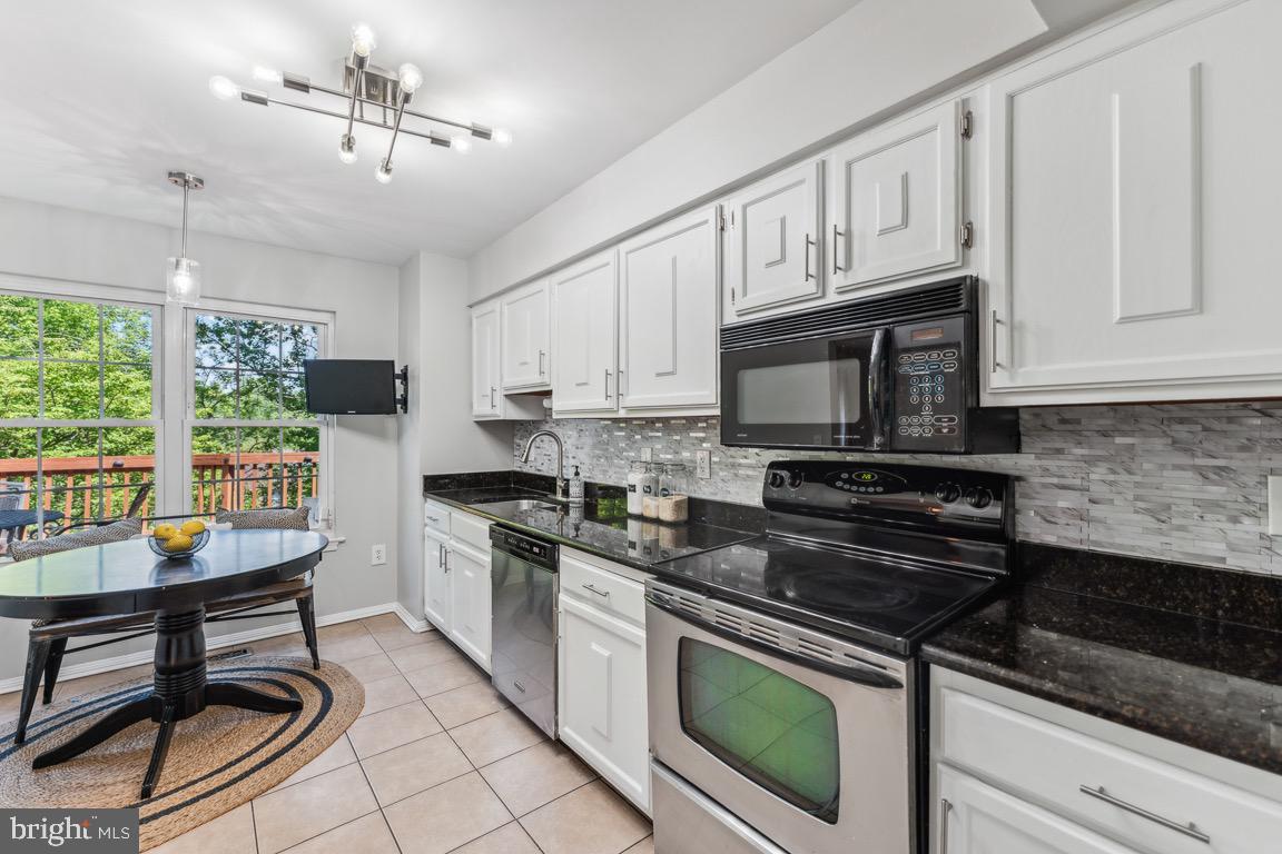 1903 BRIGHTLEAF COURT