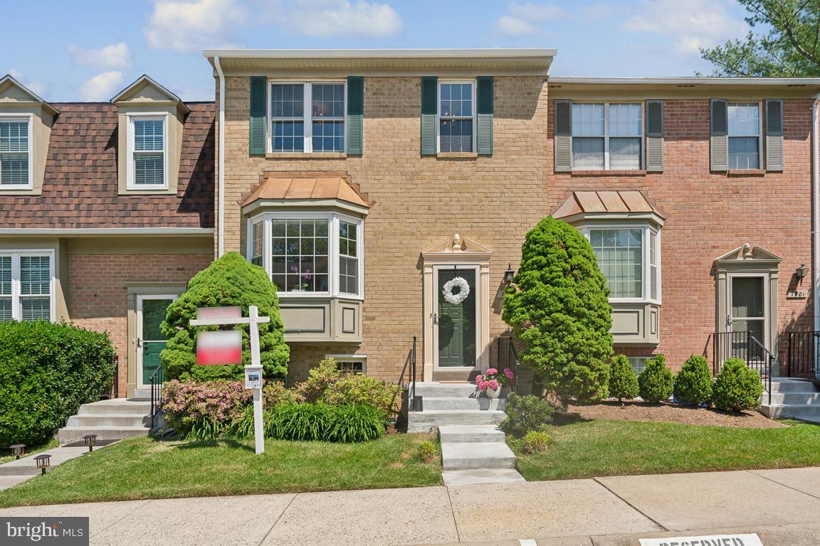 1903 BRIGHTLEAF COURT