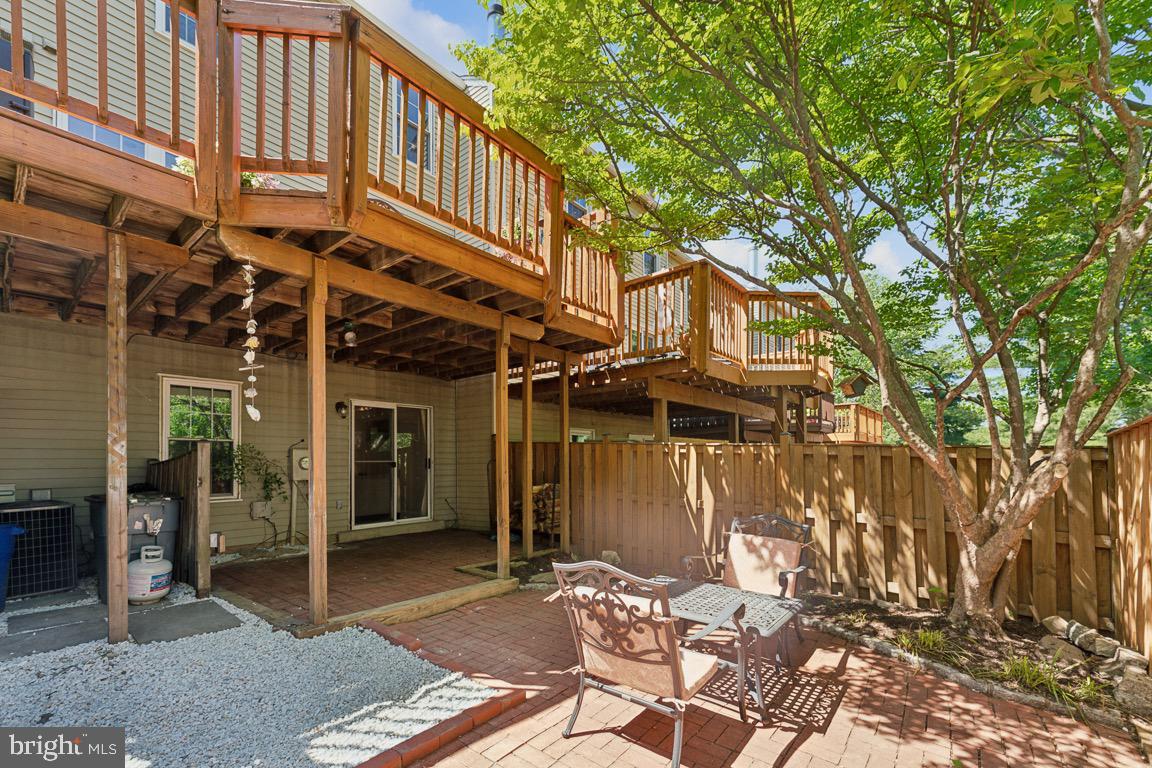 1903 BRIGHTLEAF COURT