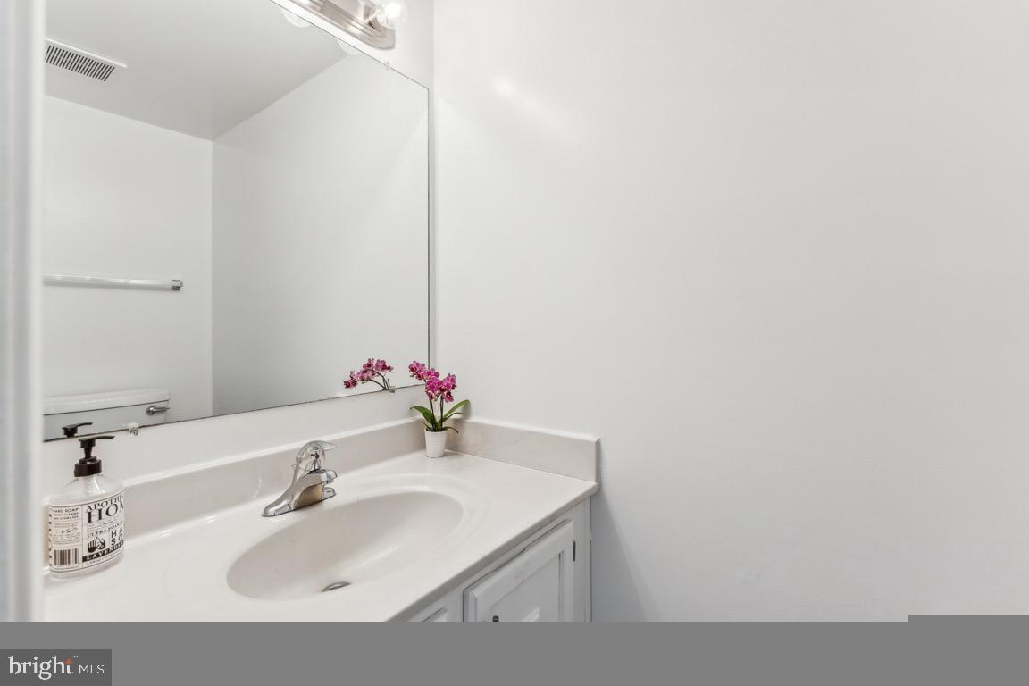 1903 BRIGHTLEAF COURT