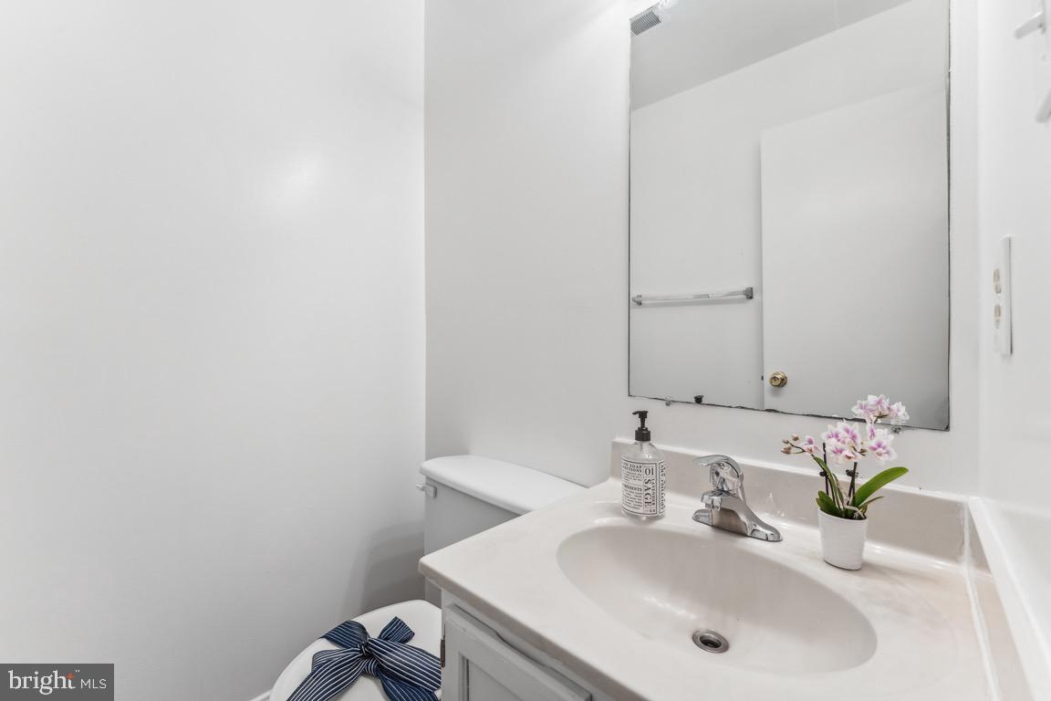 1903 BRIGHTLEAF COURT