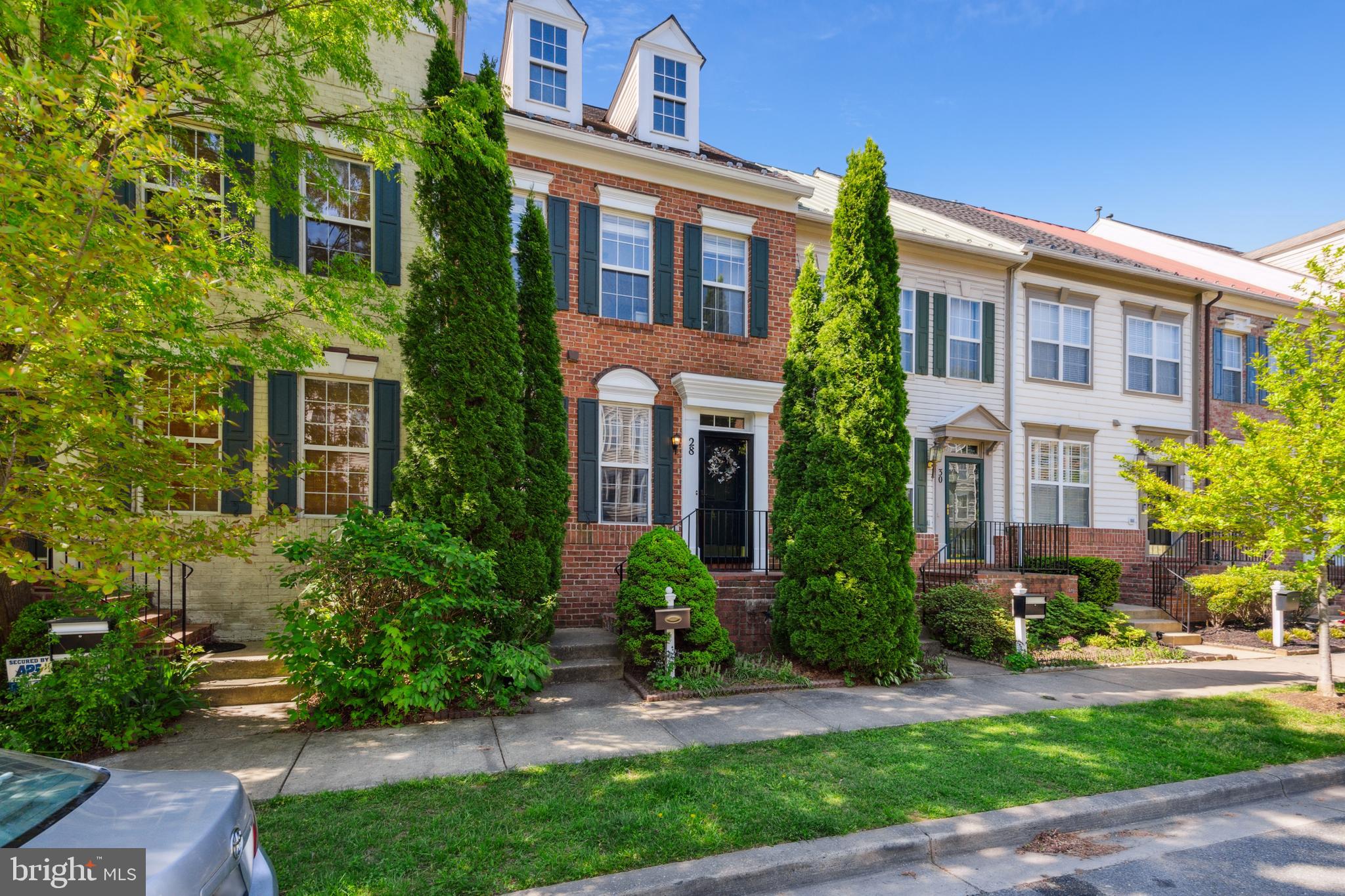 28 GOLDEN ASH WAY