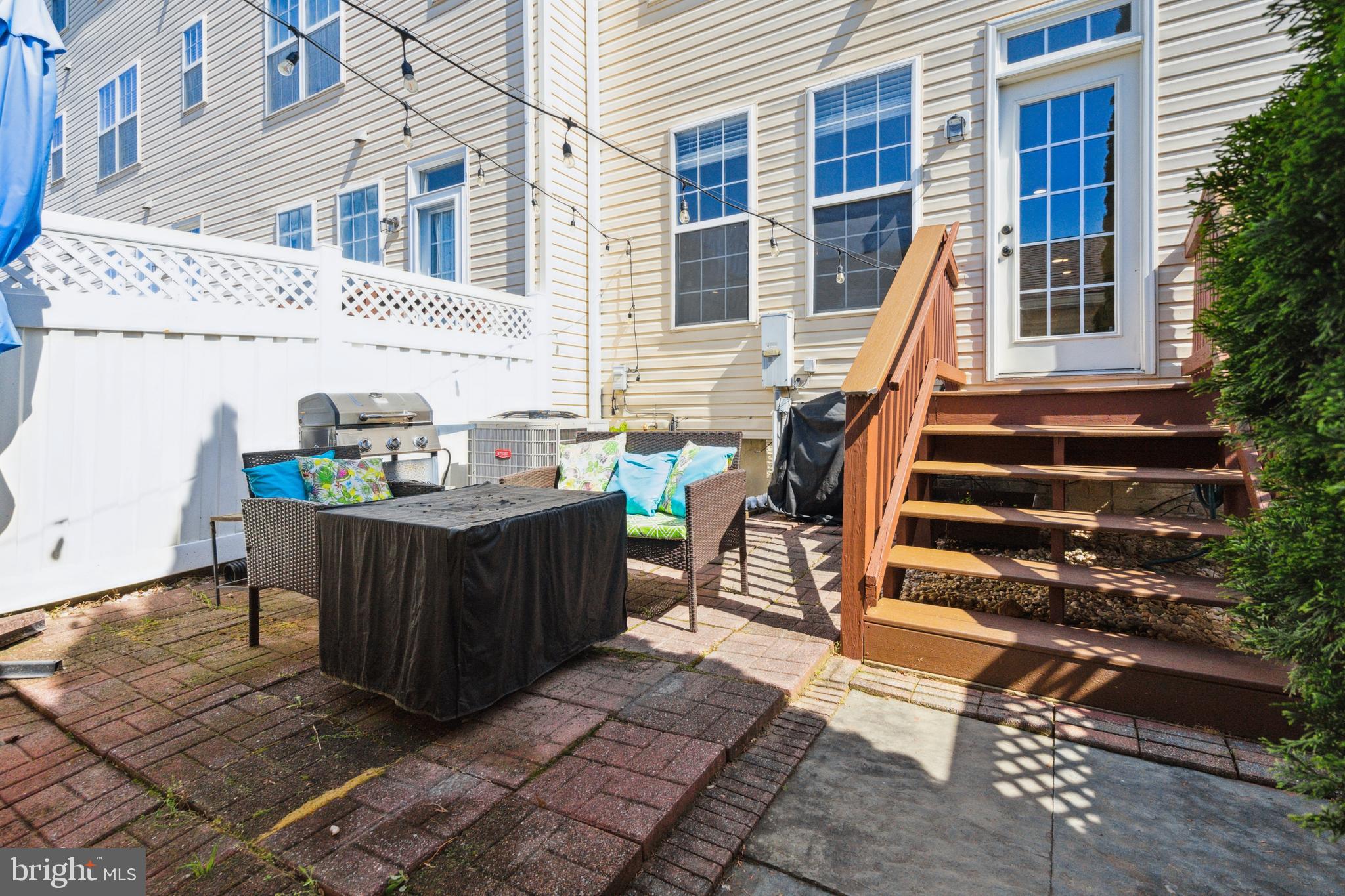 28 GOLDEN ASH WAY