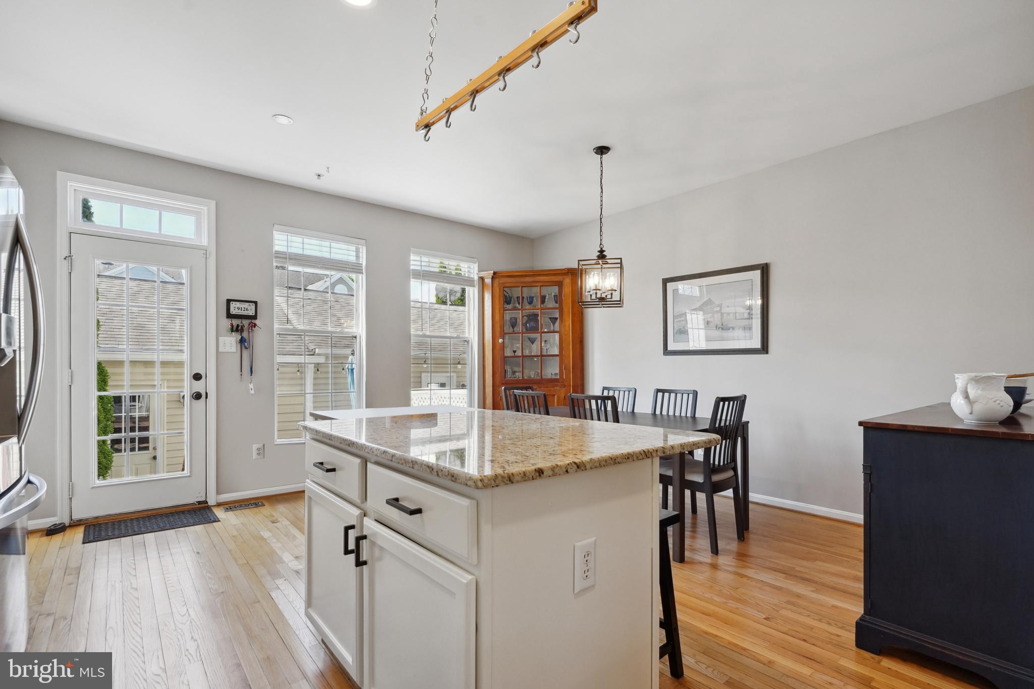 28 GOLDEN ASH WAY