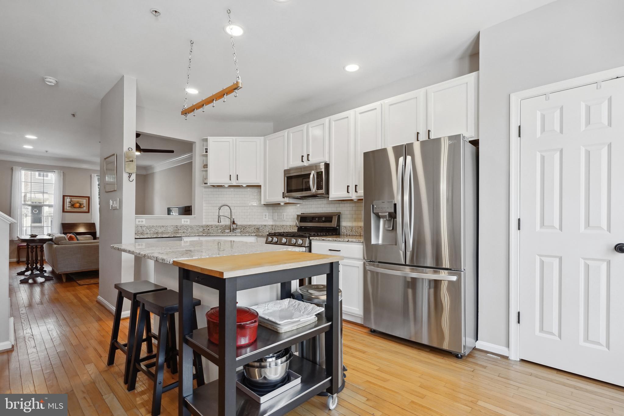 28 GOLDEN ASH WAY