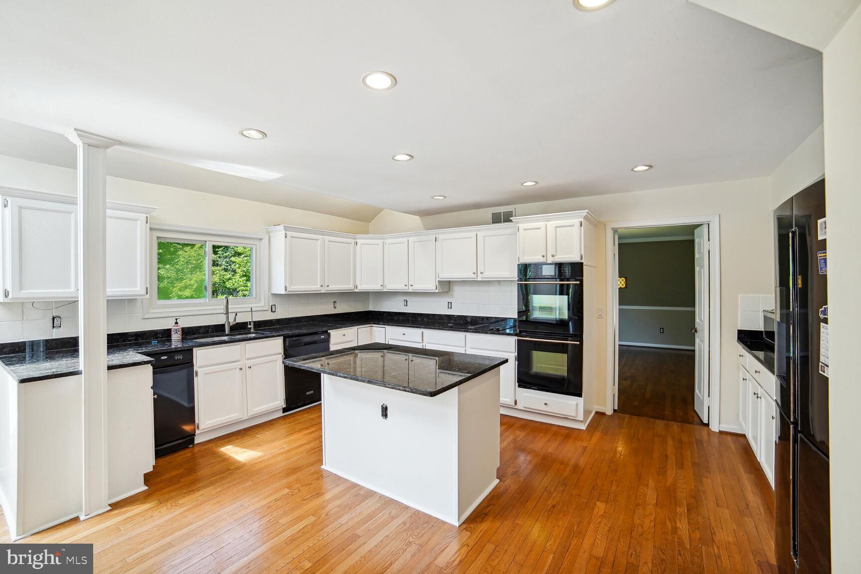 8710 LOCHAVEN DRIVE