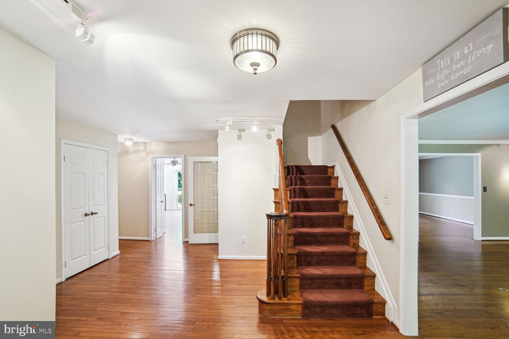 8710 LOCHAVEN DRIVE